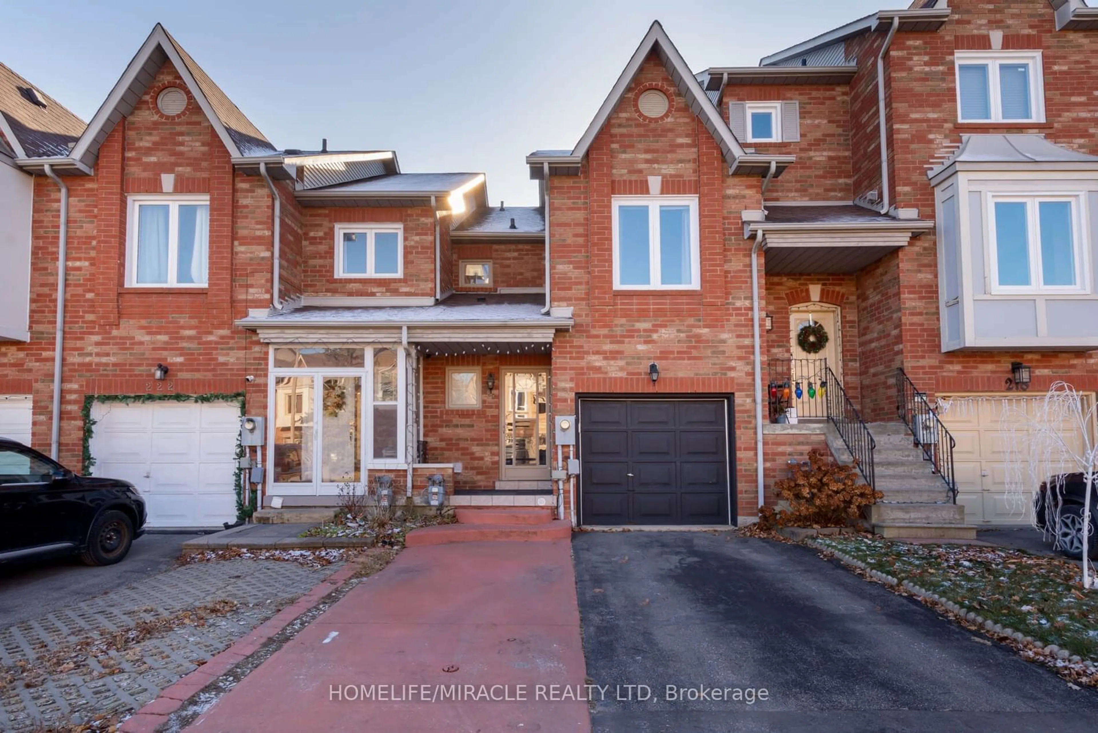 Home with brick exterior material, street for 220 Kelso Cres, Vaughan Ontario L6A 2E1