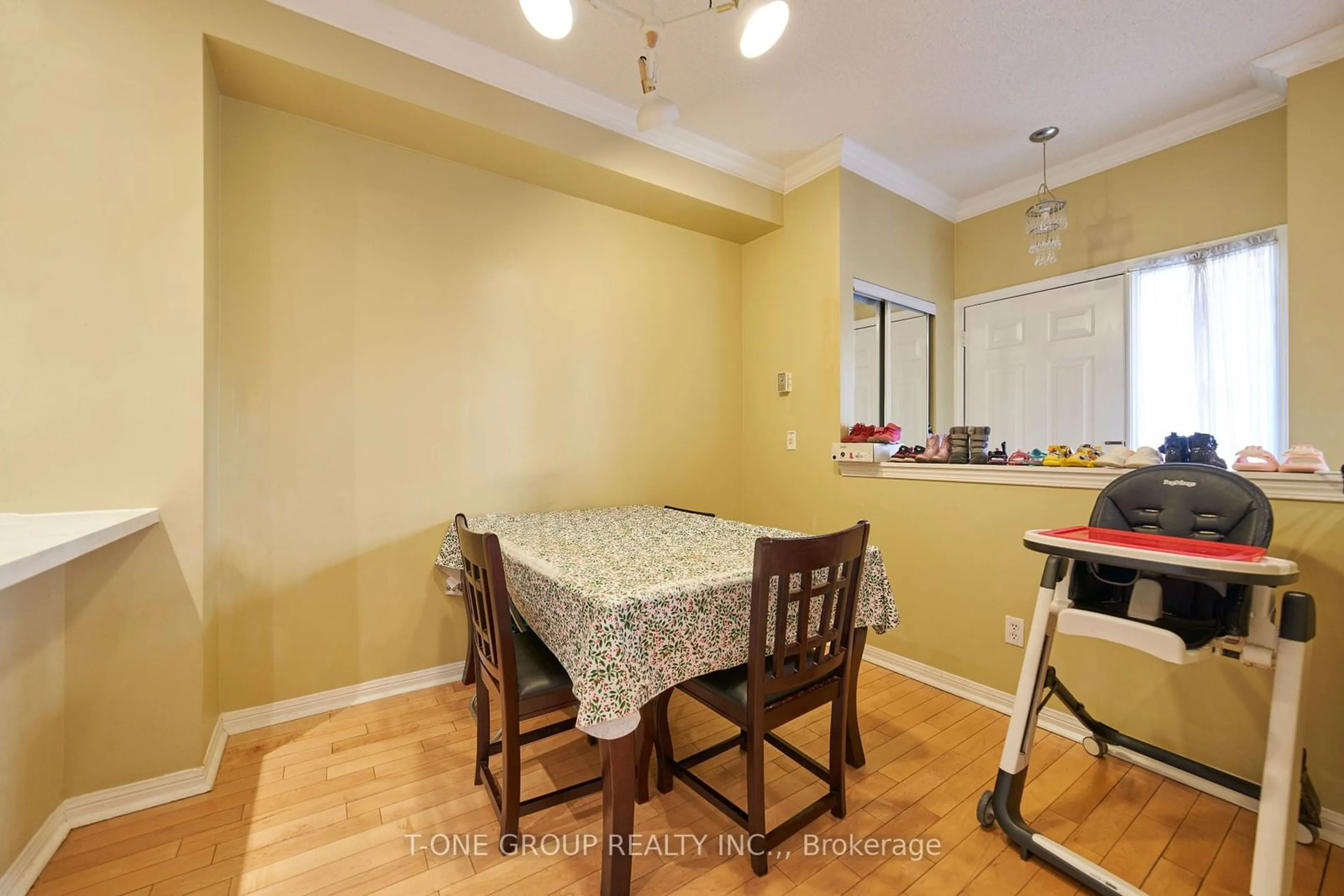 Dining room, unknown for 2 Alpen Way #25, Markham Ontario L3R 4G1