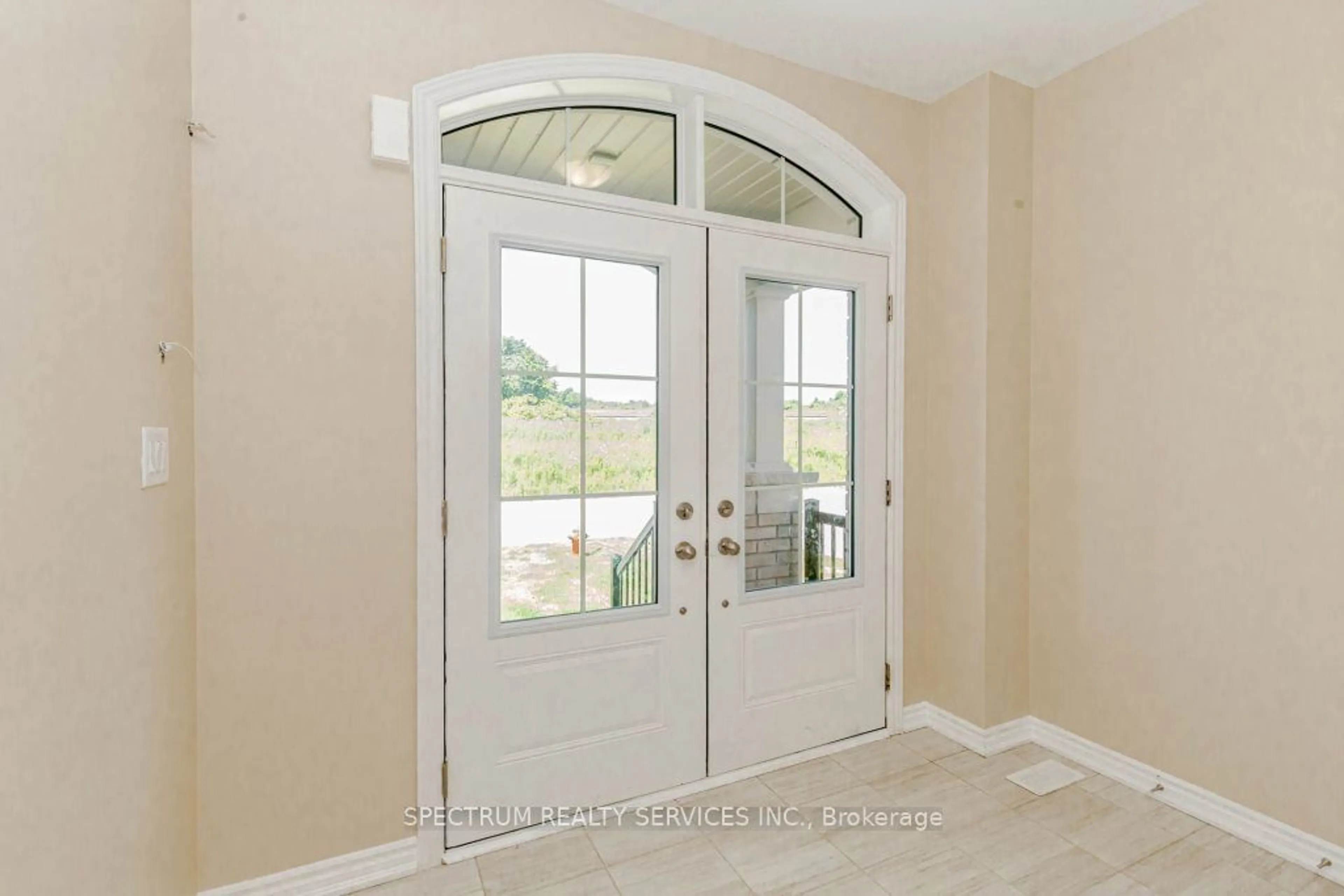 Indoor entryway for 1378 Broderick St, Innisfil Ontario L9S 0P5