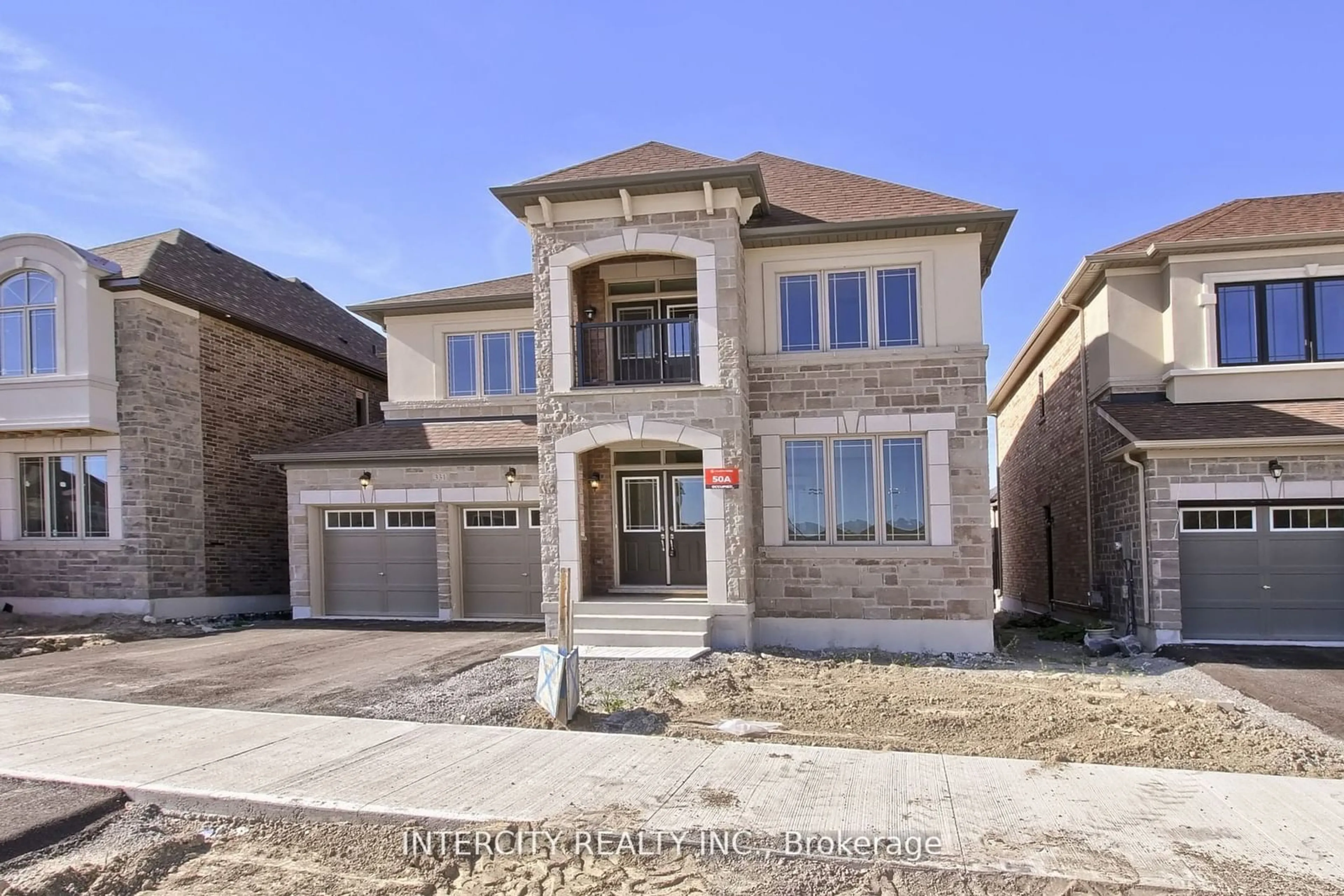 Home with brick exterior material, street for 331 Seaview Hts, East Gwillimbury Ontario L9N 0Z1