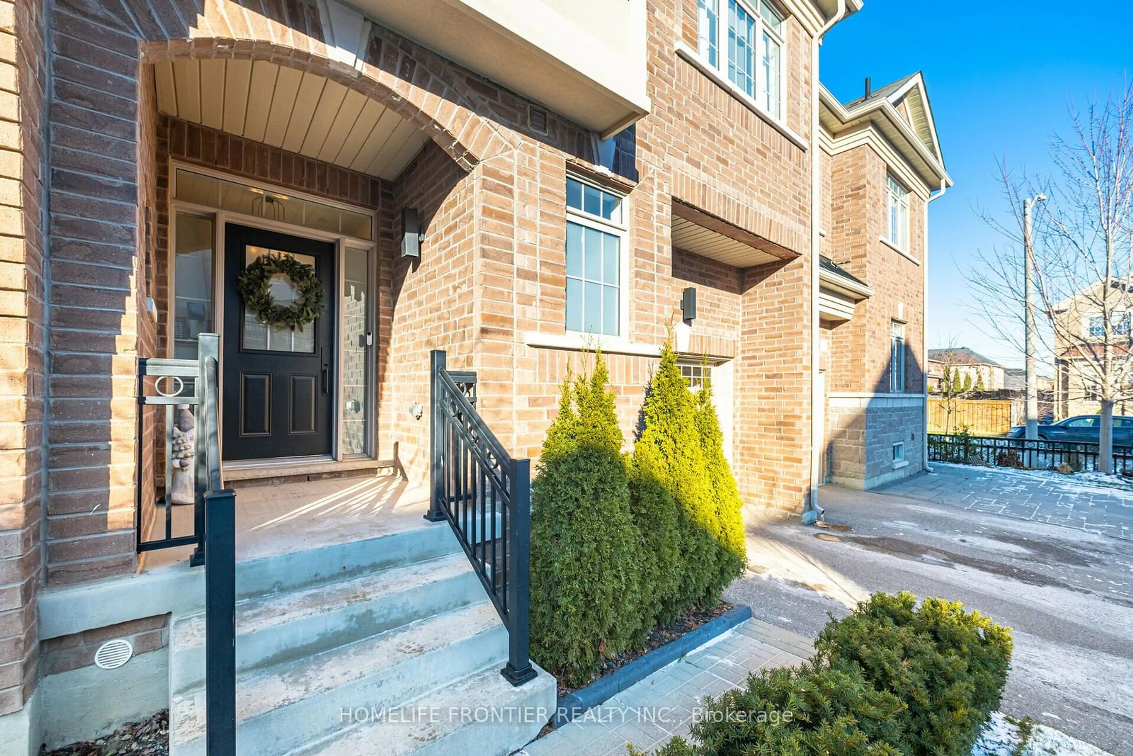 Home with brick exterior material, street for 8 Ruffle Lane, Richmond Hill Ontario L4E 0W3