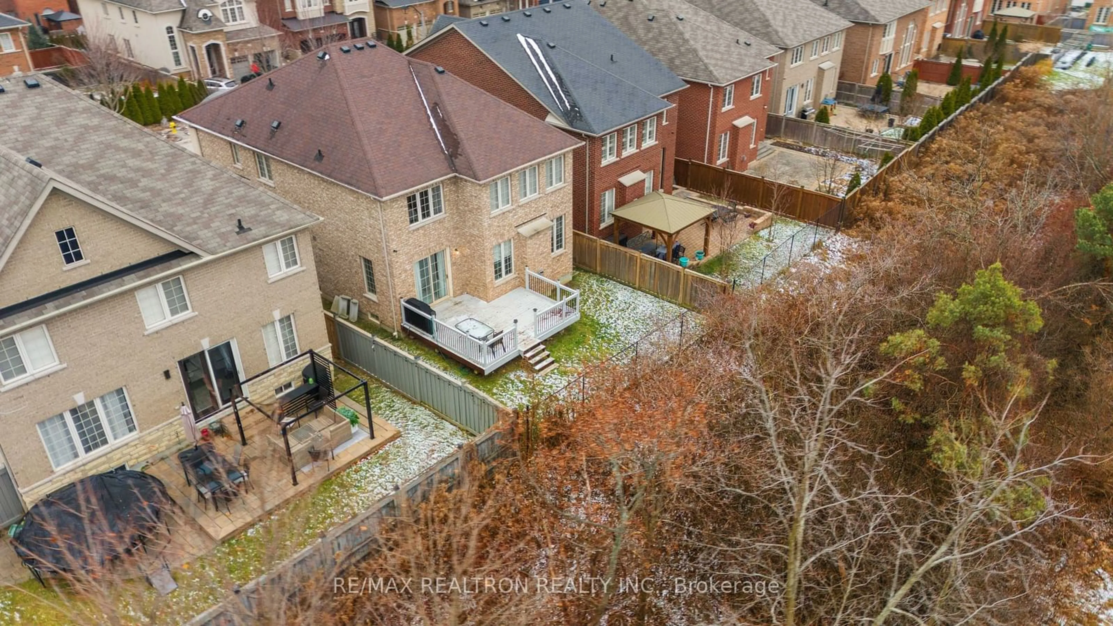 A pic from outside/outdoor area/front of a property/back of a property/a pic from drone, city buildings view from balcony for 64 Lady Angela Lane, Vaughan Ontario L6A 4S7