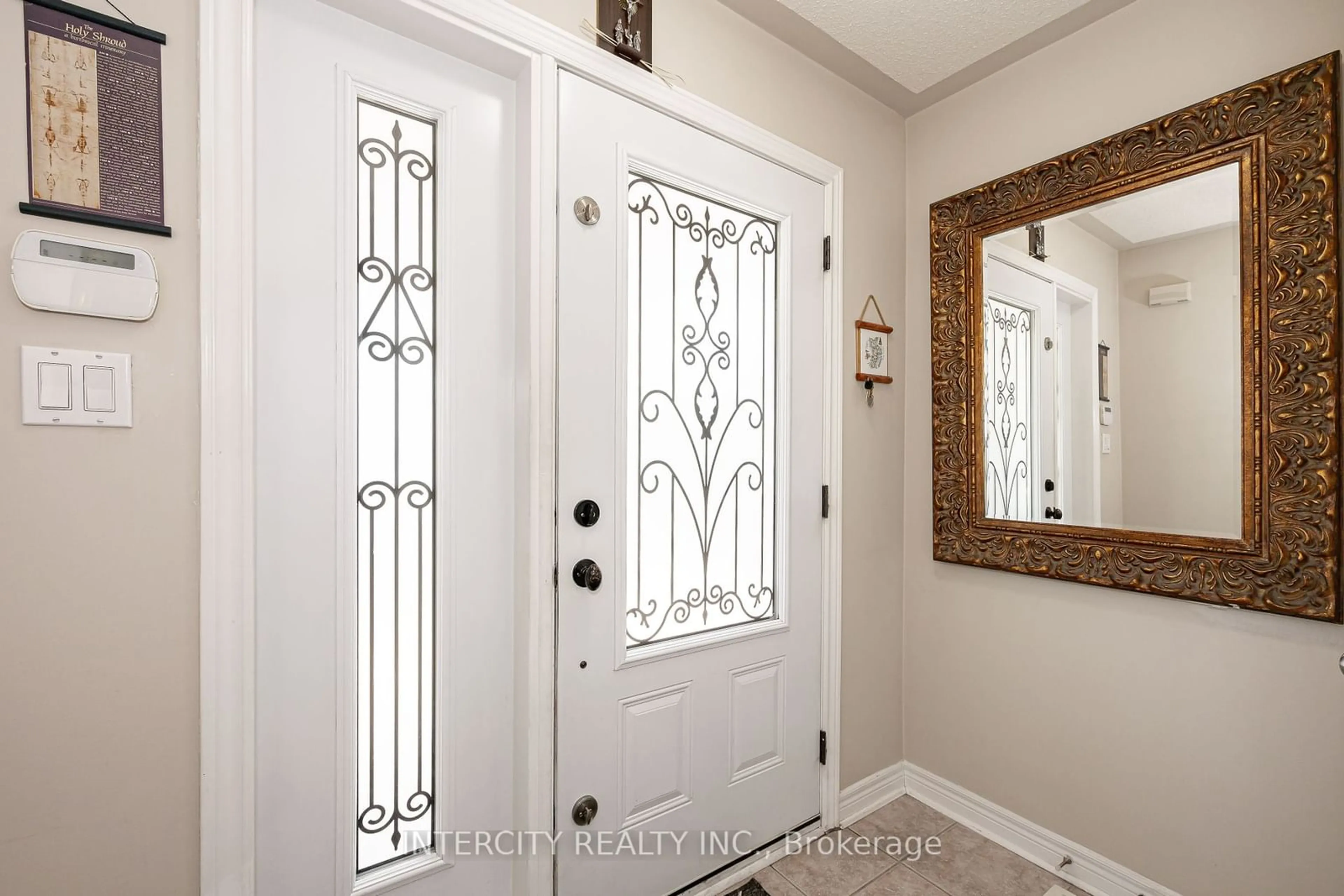 Indoor entryway for 91 Adventure Cres, Vaughan Ontario L6A 2Z8