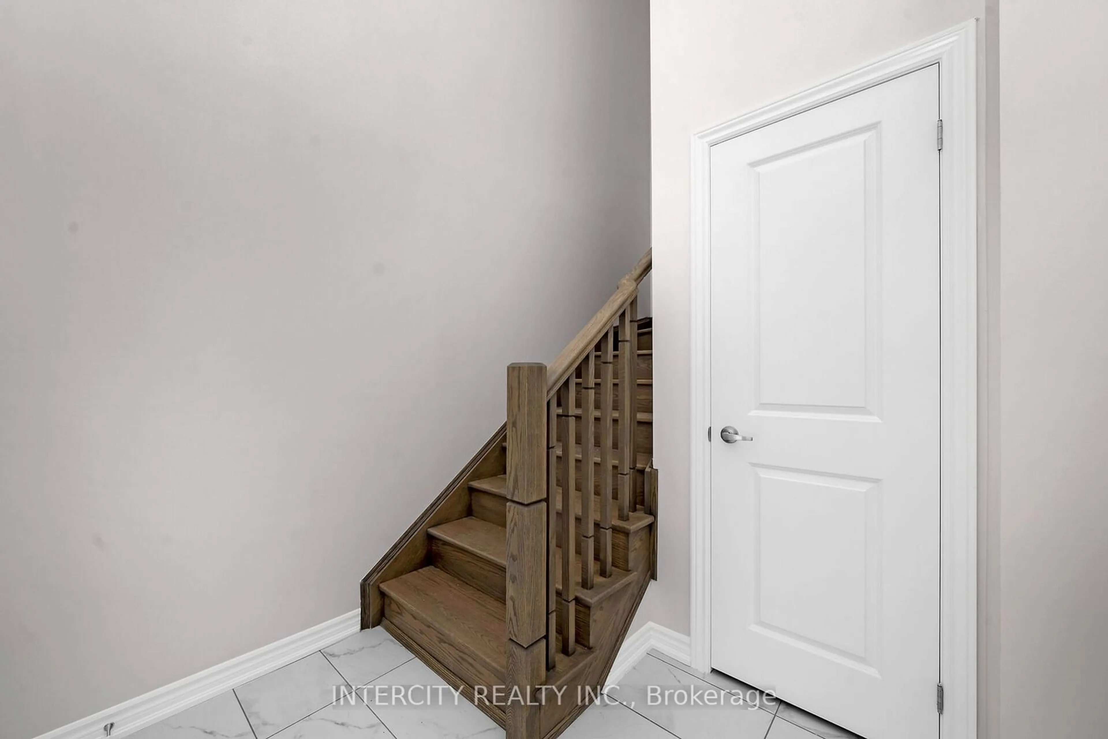 Stairs for 83 Puisaya Dr, Richmond Hill Ontario L4E 1A2