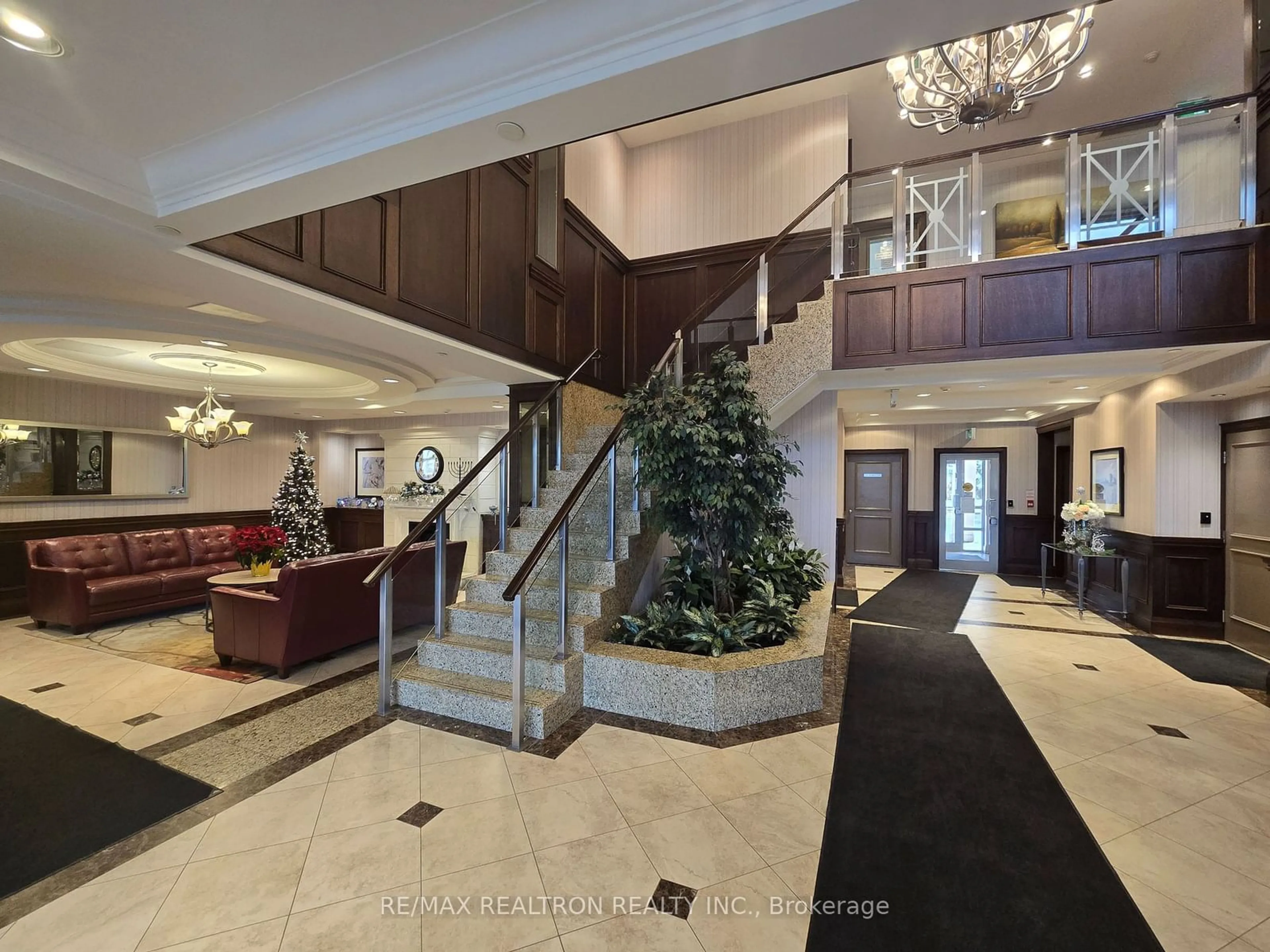 Lobby for 15 North Park Rd #1517, Vaughan Ontario L4J 0A1