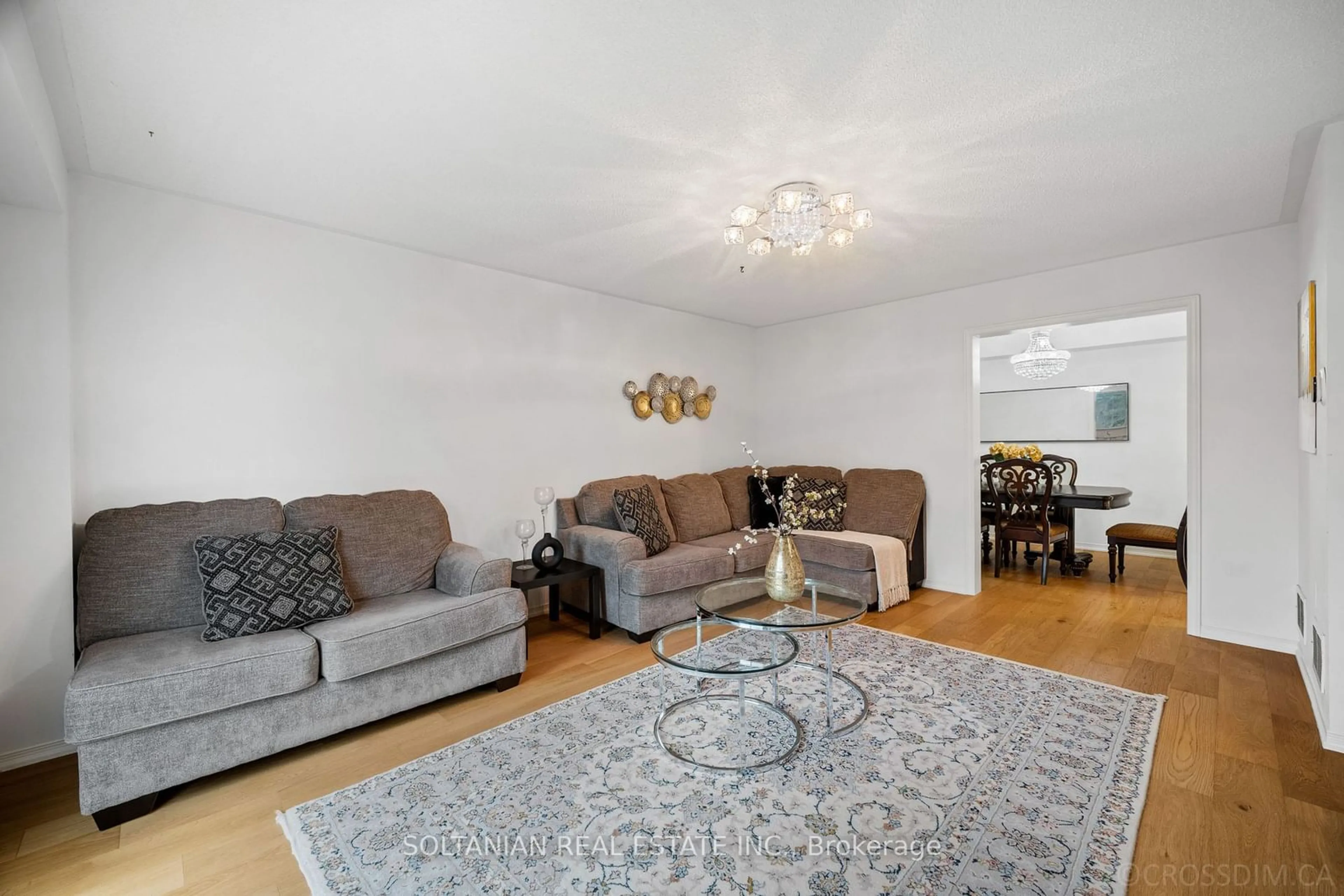 Living room with furniture, unknown for 582 Pinder Ave, Newmarket Ontario L3X 2A3