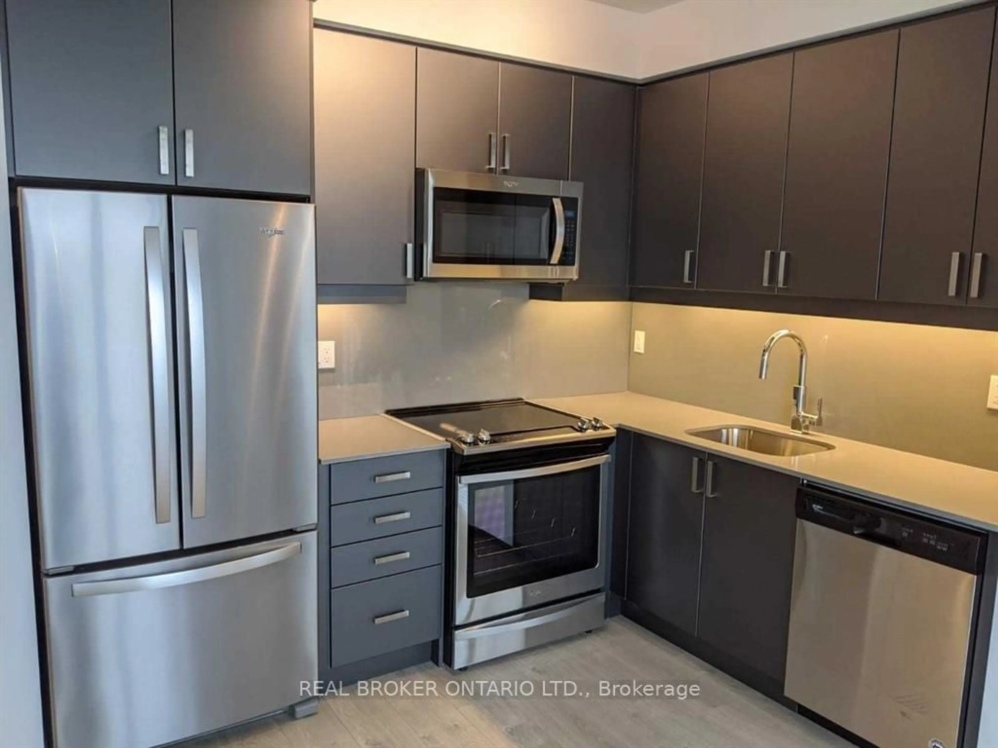 Standard kitchen, unknown for 7895 Jane St #614, Vaughan Ontario L4K 2M7