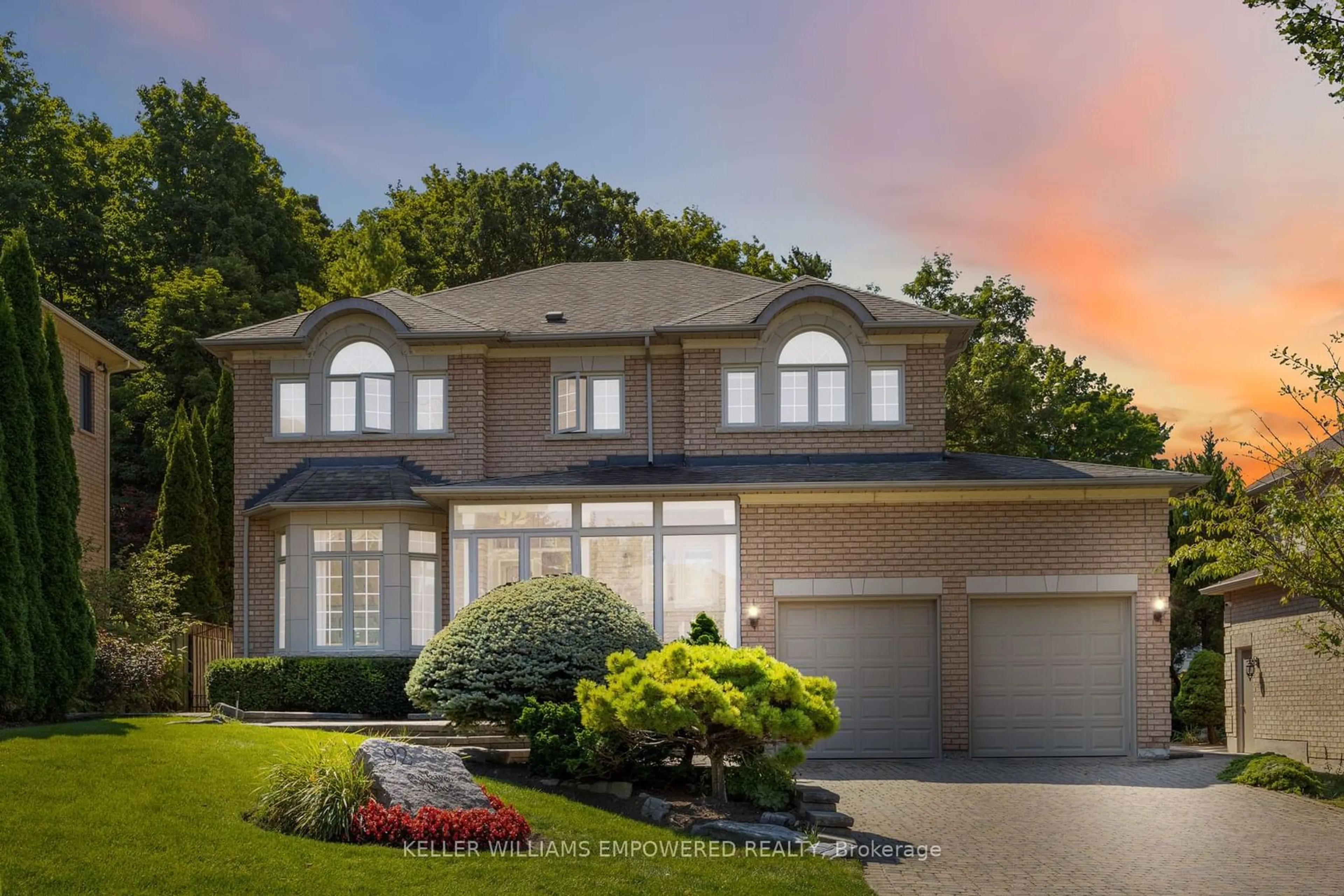 Home with vinyl exterior material, street for 92 Oakhaven Dr, Markham Ontario L6C 1X9