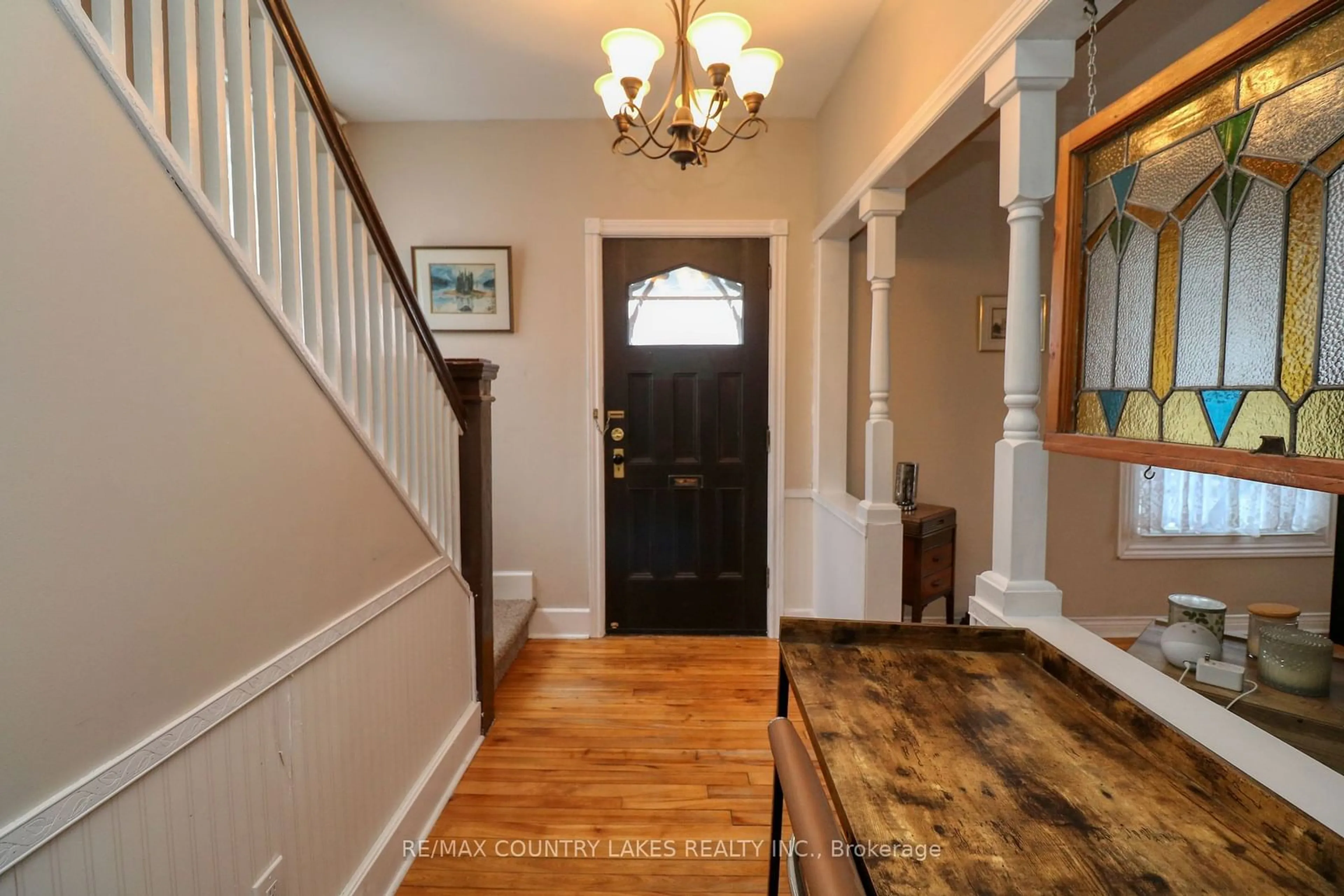 Indoor entryway for 439 Osborne St, Brock Ontario L0K 1A0