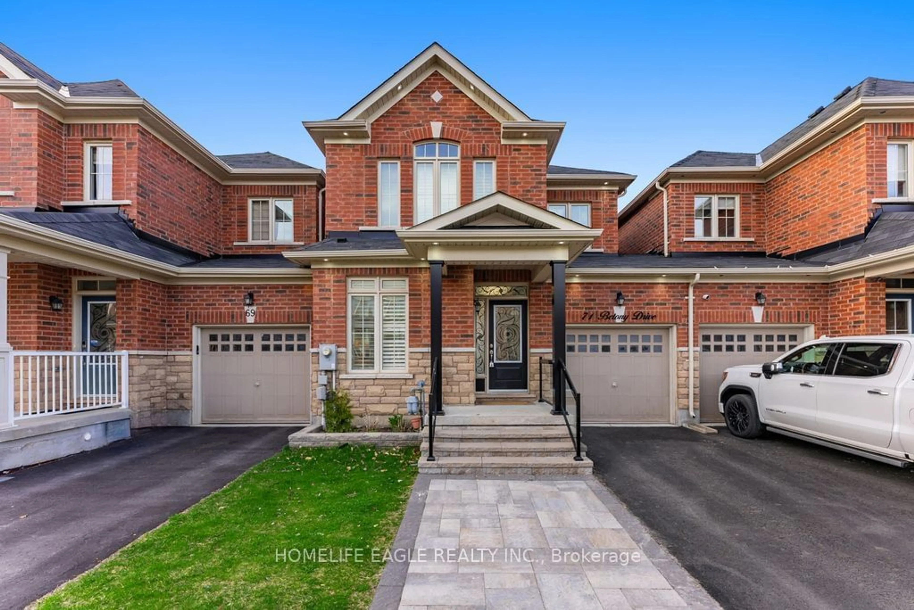 Home with brick exterior material, street for 71 Betony Dr, Richmond Hill Ontario L4E 0V6