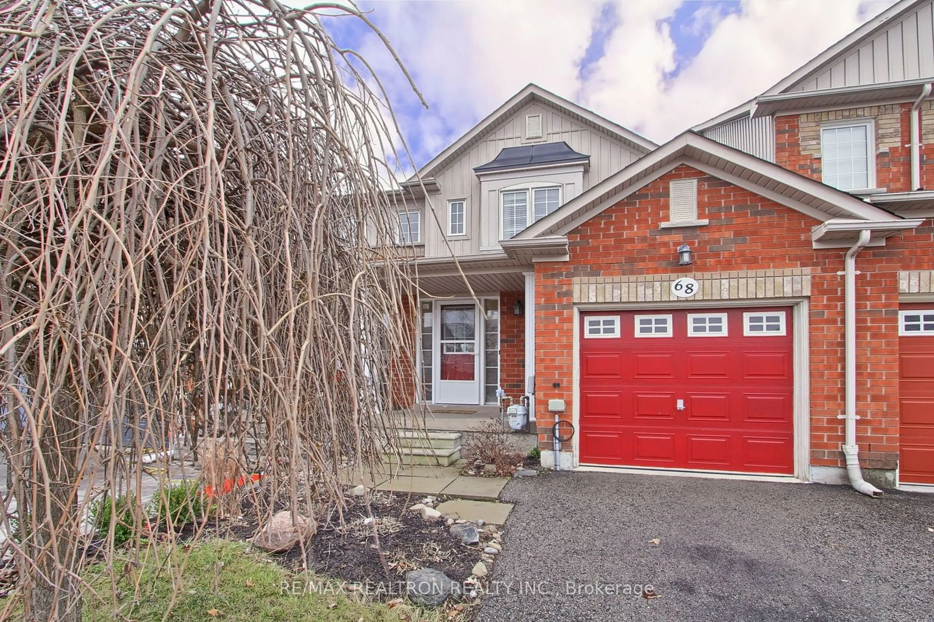 Home with brick exterior material, street for 68 Lilly Mckeowan Cres, East Gwillimbury Ontario L0G 1M0