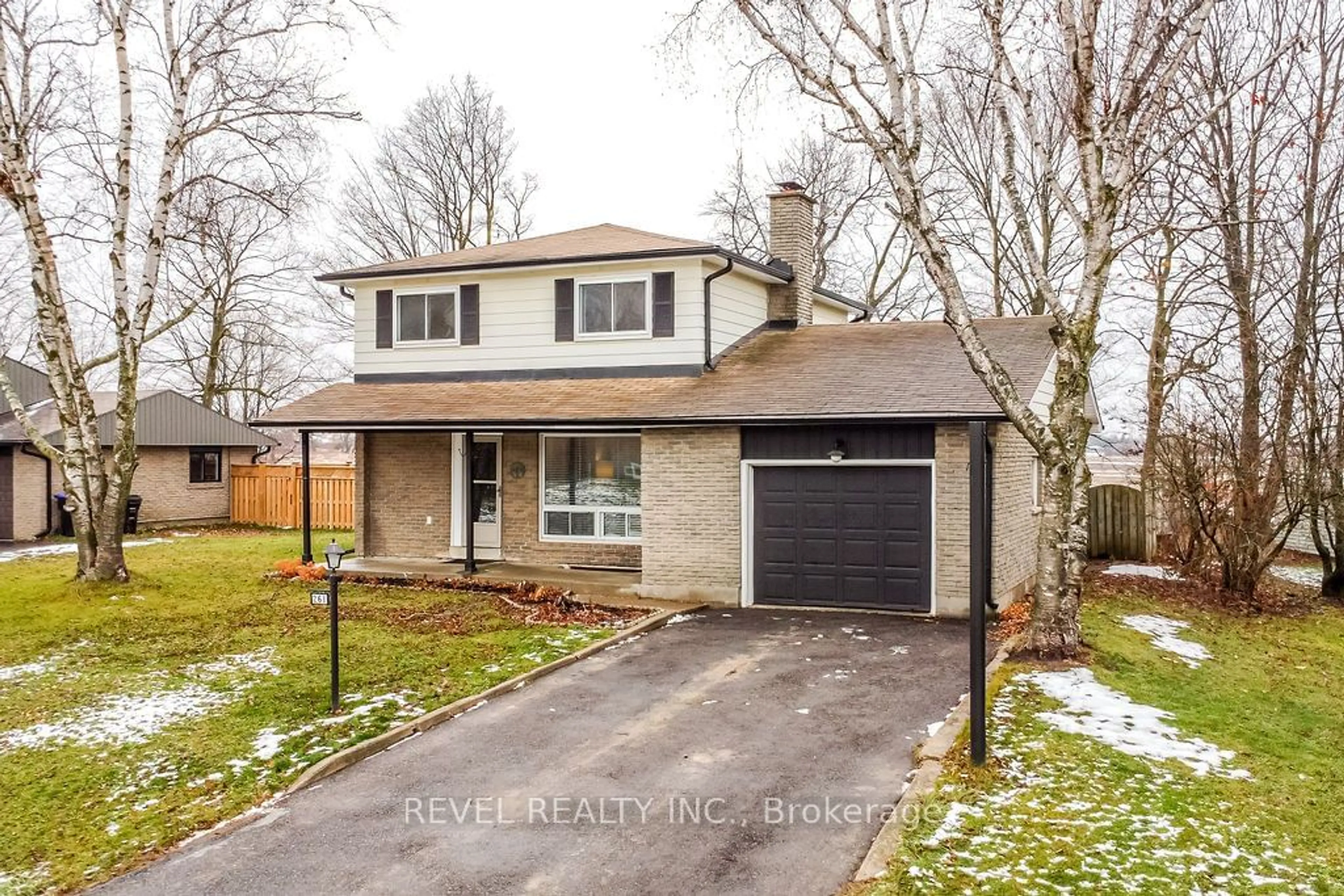 Home with brick exterior material, street for 261 Nelson Cres, Innisfil Ontario L9S 1E5