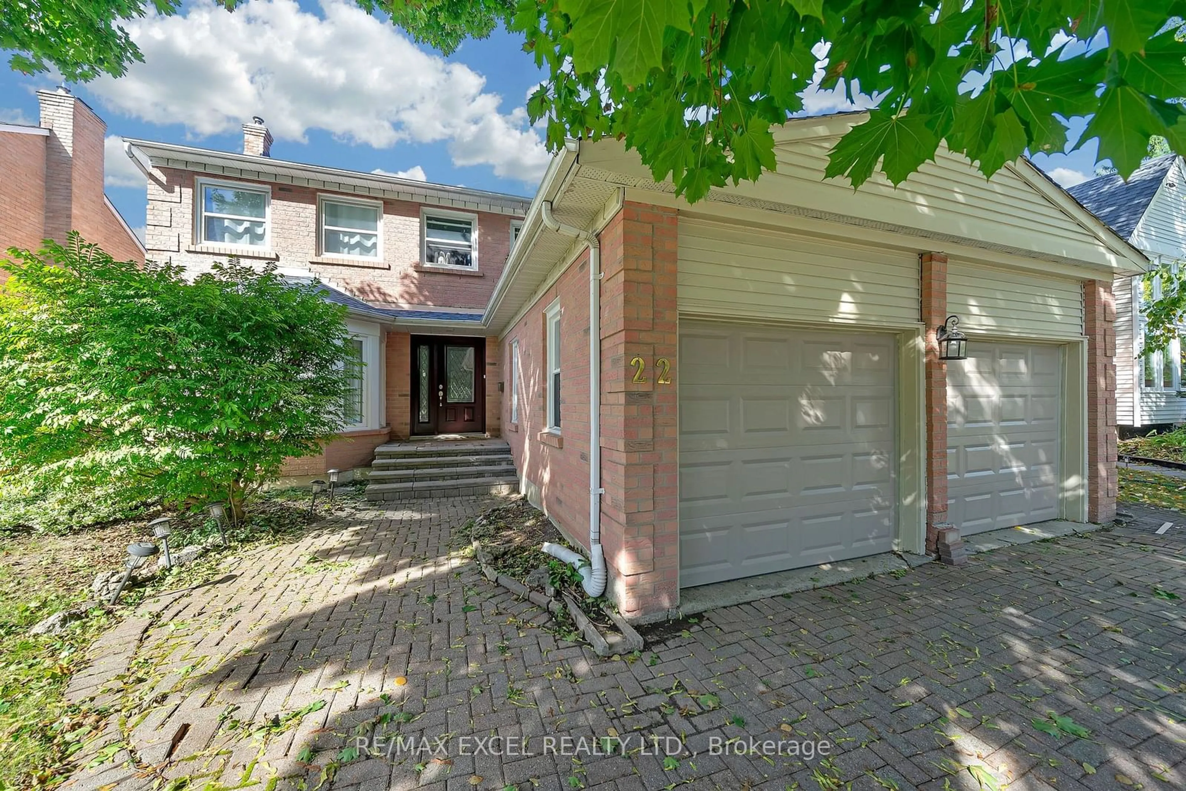 A pic from outside/outdoor area/front of a property/back of a property/a pic from drone, street for 22 The Bridle Tr, Markham Ontario L3R 4E9