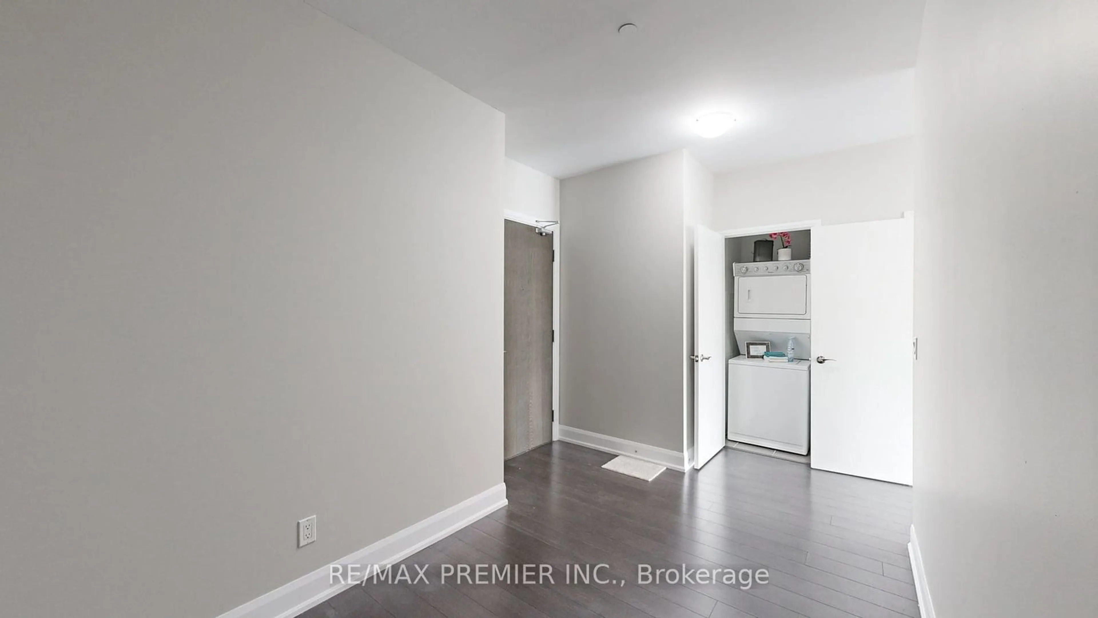 A pic of a room for 2910 Highway 7 Rd #2502, Vaughan Ontario L4K 1W8