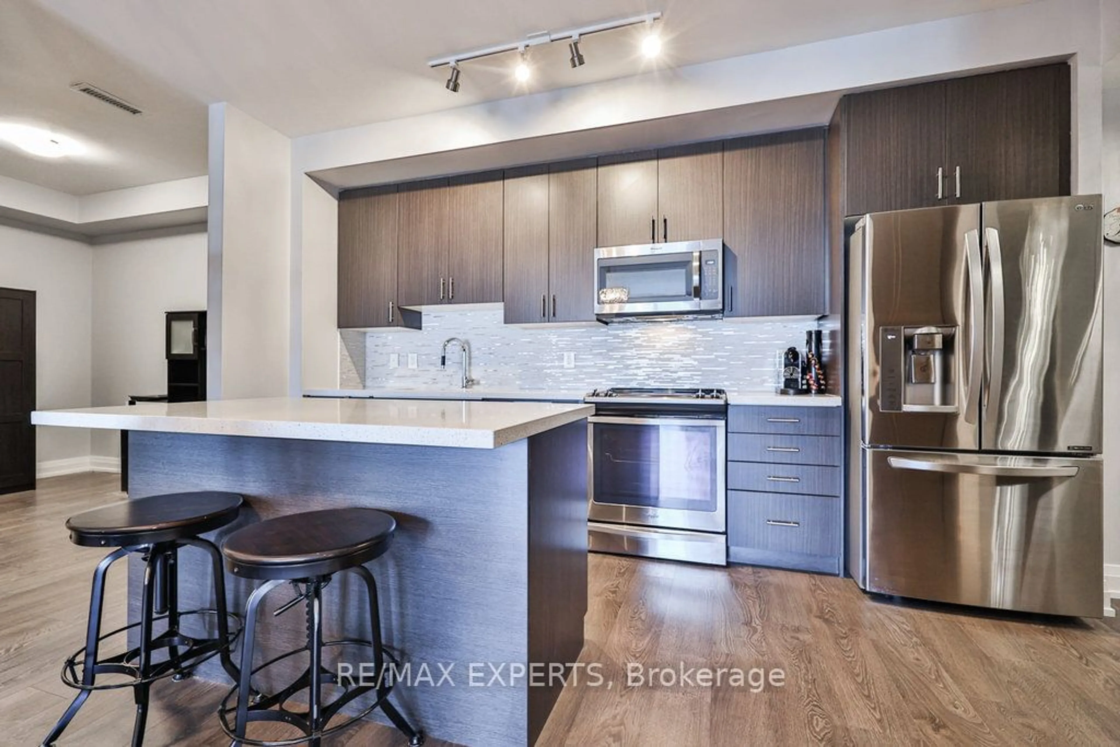 Open concept kitchen, unknown for 3700 Highway 7 Rd #LPH 5, Vaughan Ontario L4L 0G8