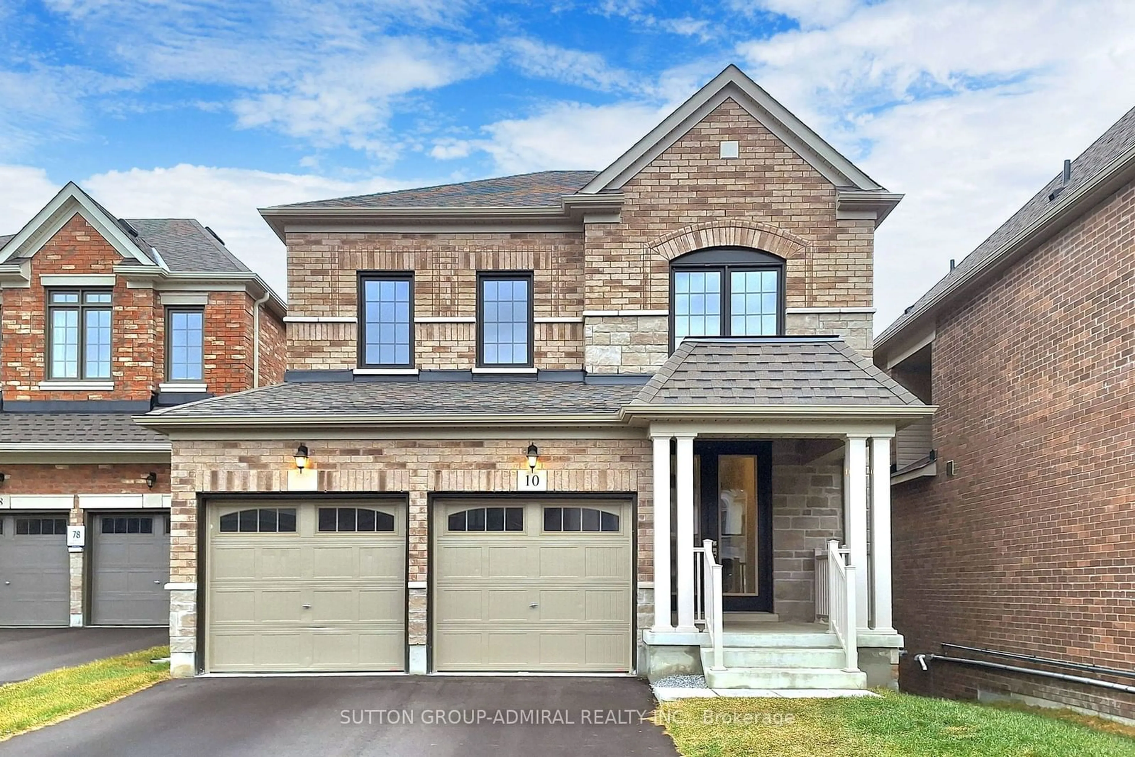 Home with brick exterior material, street for 10 Meadow Vista Cres, East Gwillimbury Ontario L9N 0T4