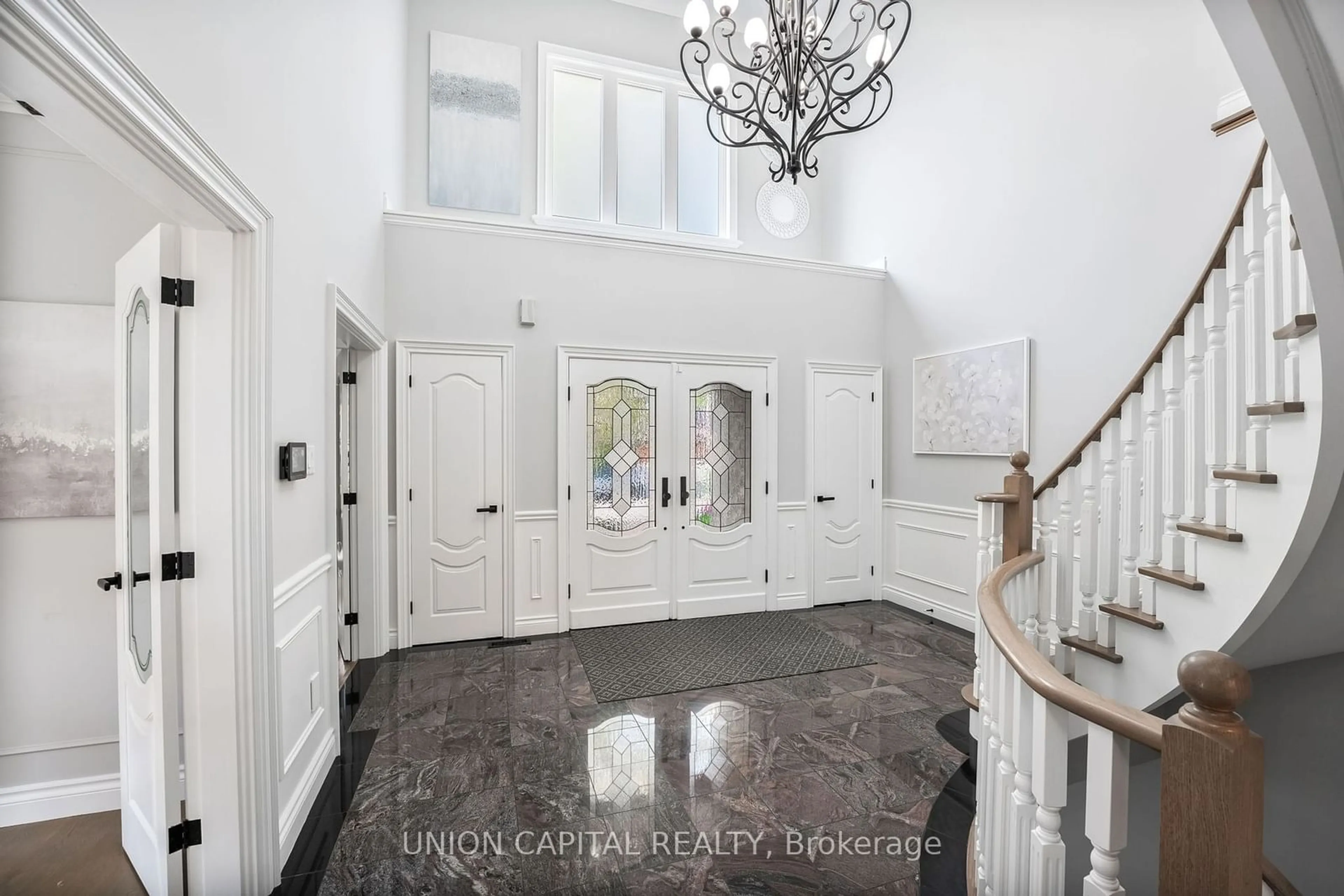 Indoor entryway for 209 Roselawn Dr, Vaughan Ontario L4H 1A2