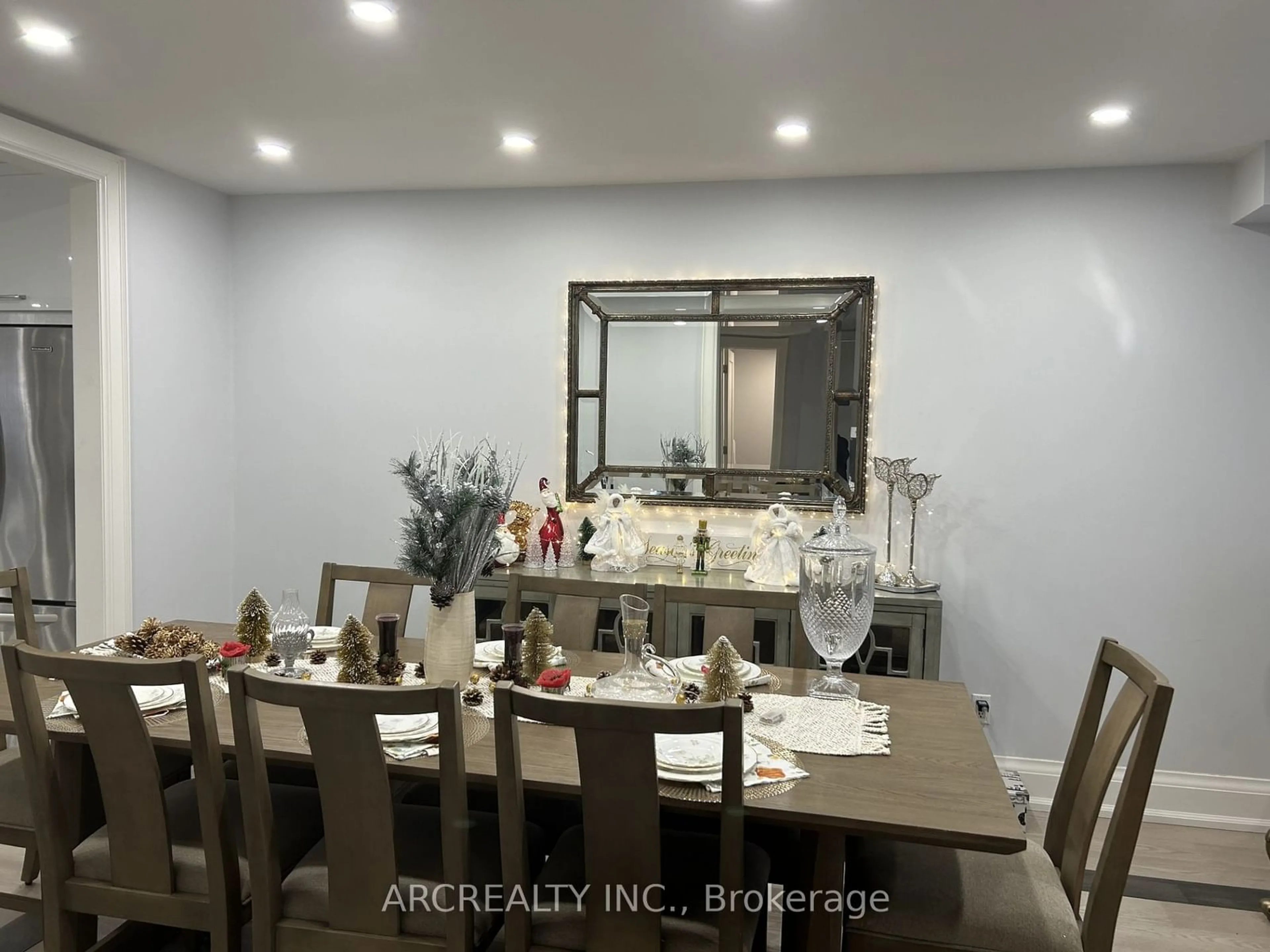 Dining room, unknown for 148 Gwendolyn Blvd, Georgina Ontario L4P 3S5