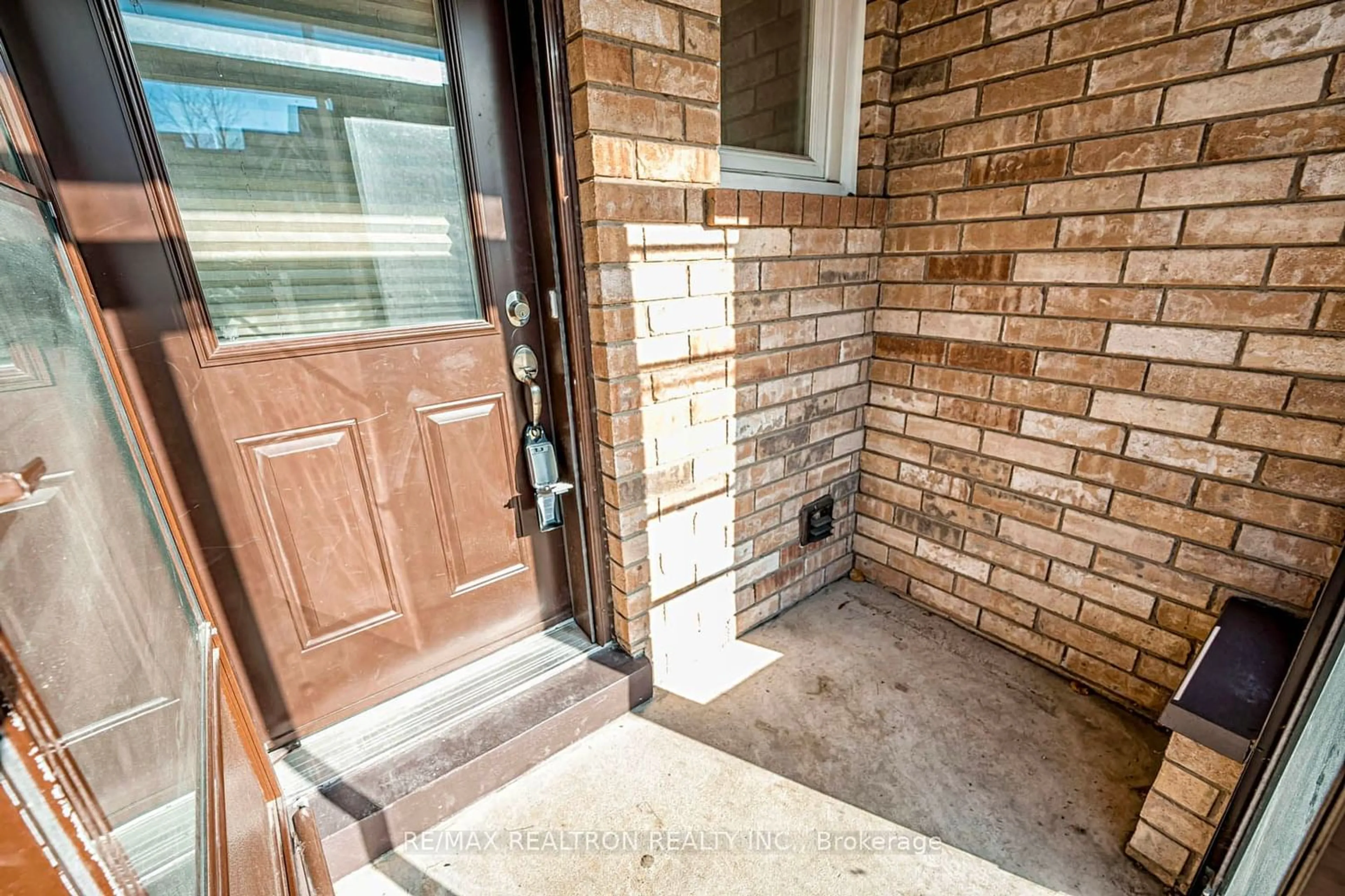 Unknown for 32 Kelso Cres, Vaughan Ontario L6A 2C7