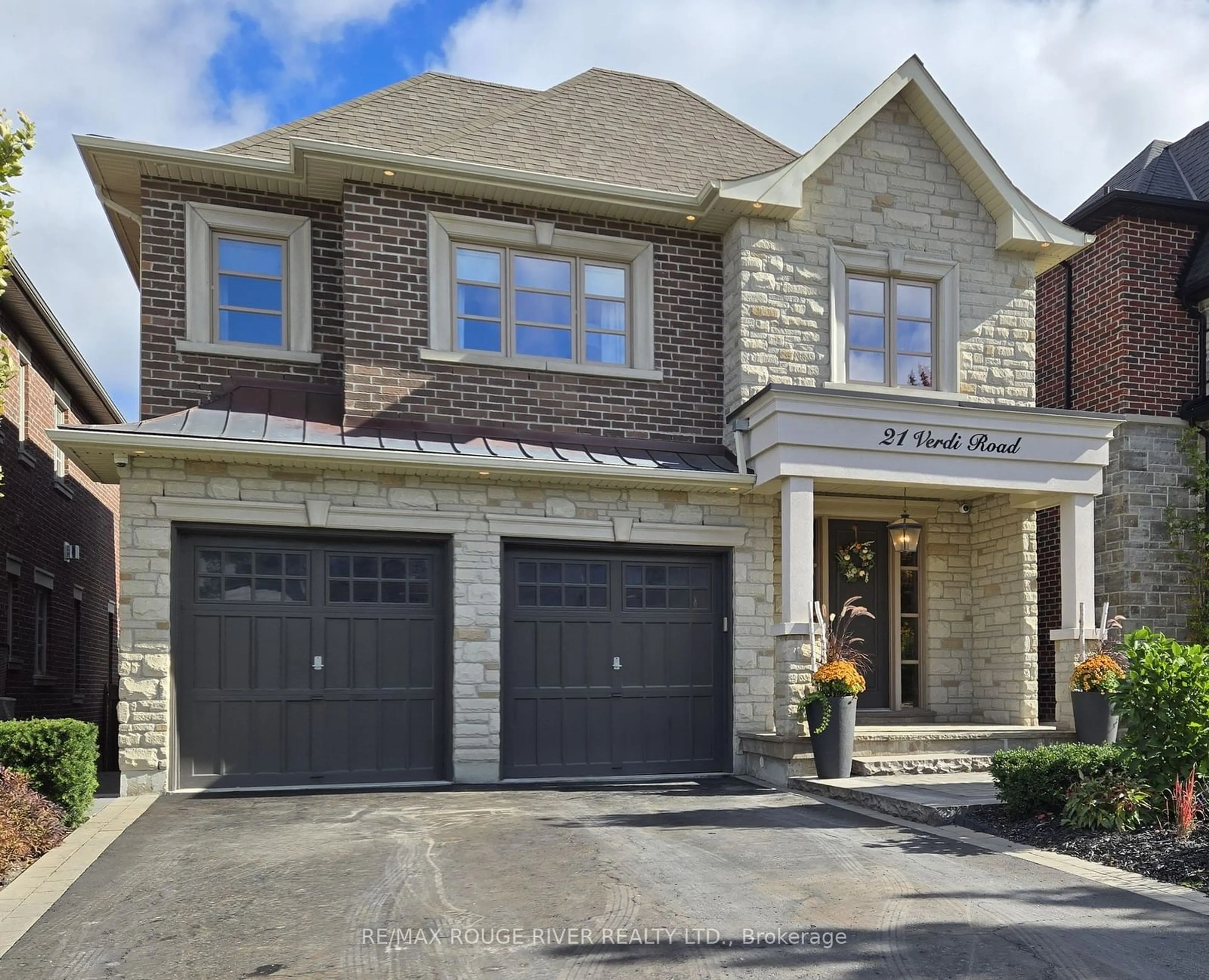 Home with brick exterior material, street for 21 Verdi Rd, Richmond Hill Ontario L4E 4P9