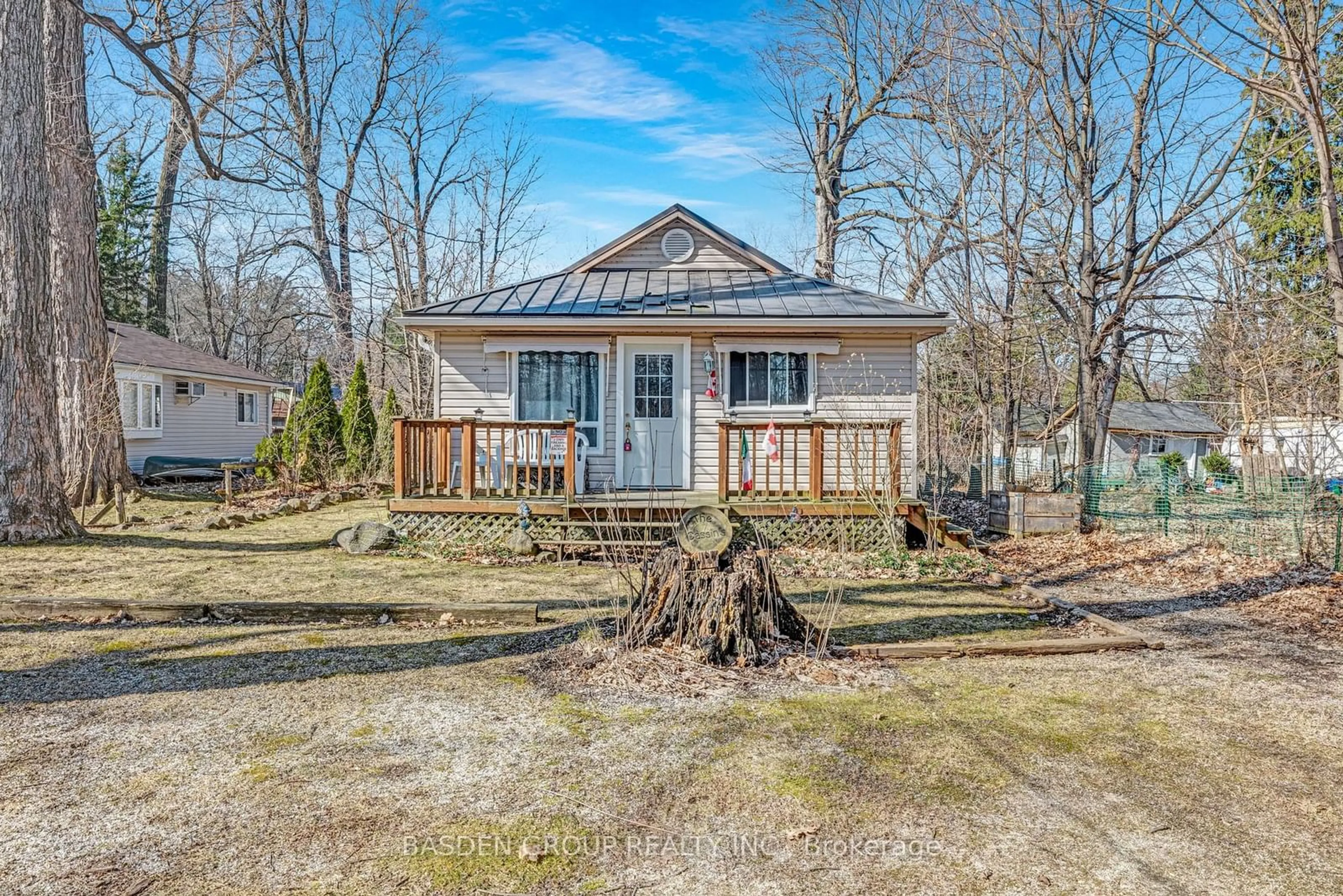 A pic from outside/outdoor area/front of a property/back of a property/a pic from drone, water/lake/river/ocean view for 3944 Algonquin Ave, Innisfil Ontario L9S 2M1