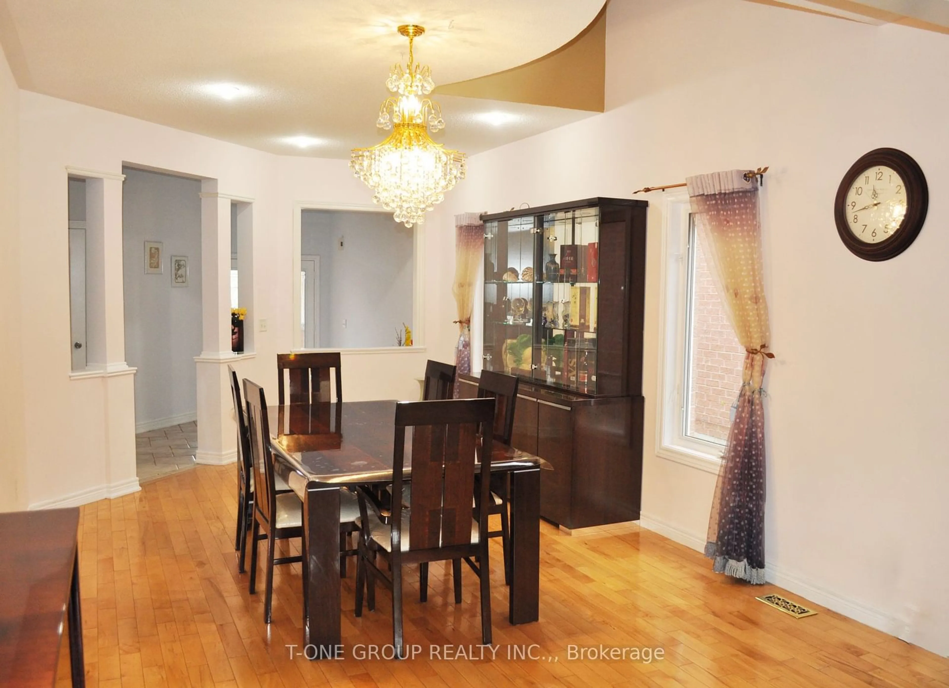 Dining room, wood/laminate floor for 49 Norwood Ave, Vaughan Ontario L6A 3V6