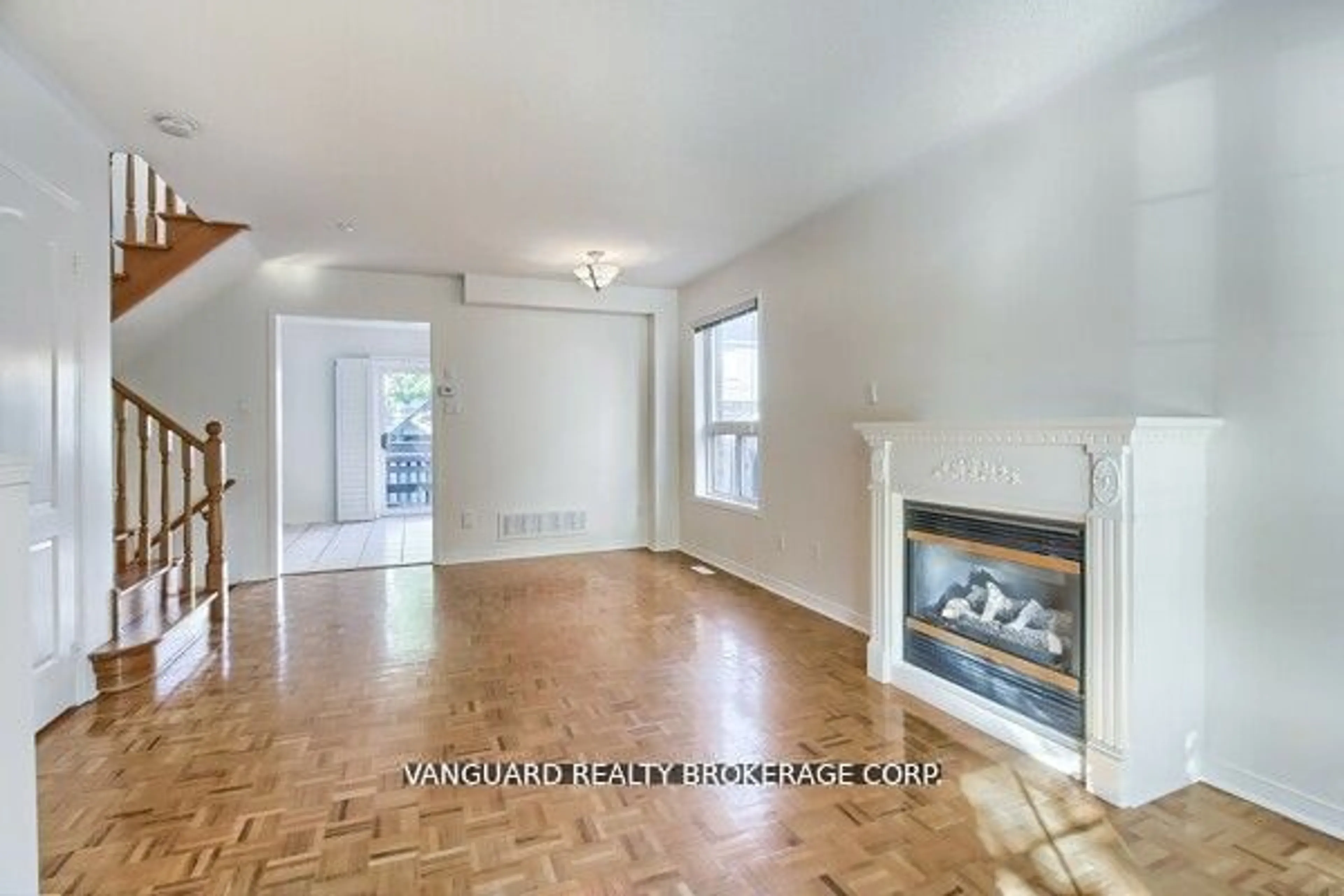 A pic of a room for 4 Cape Verde Way, Vaughan Ontario L6A 2Y6