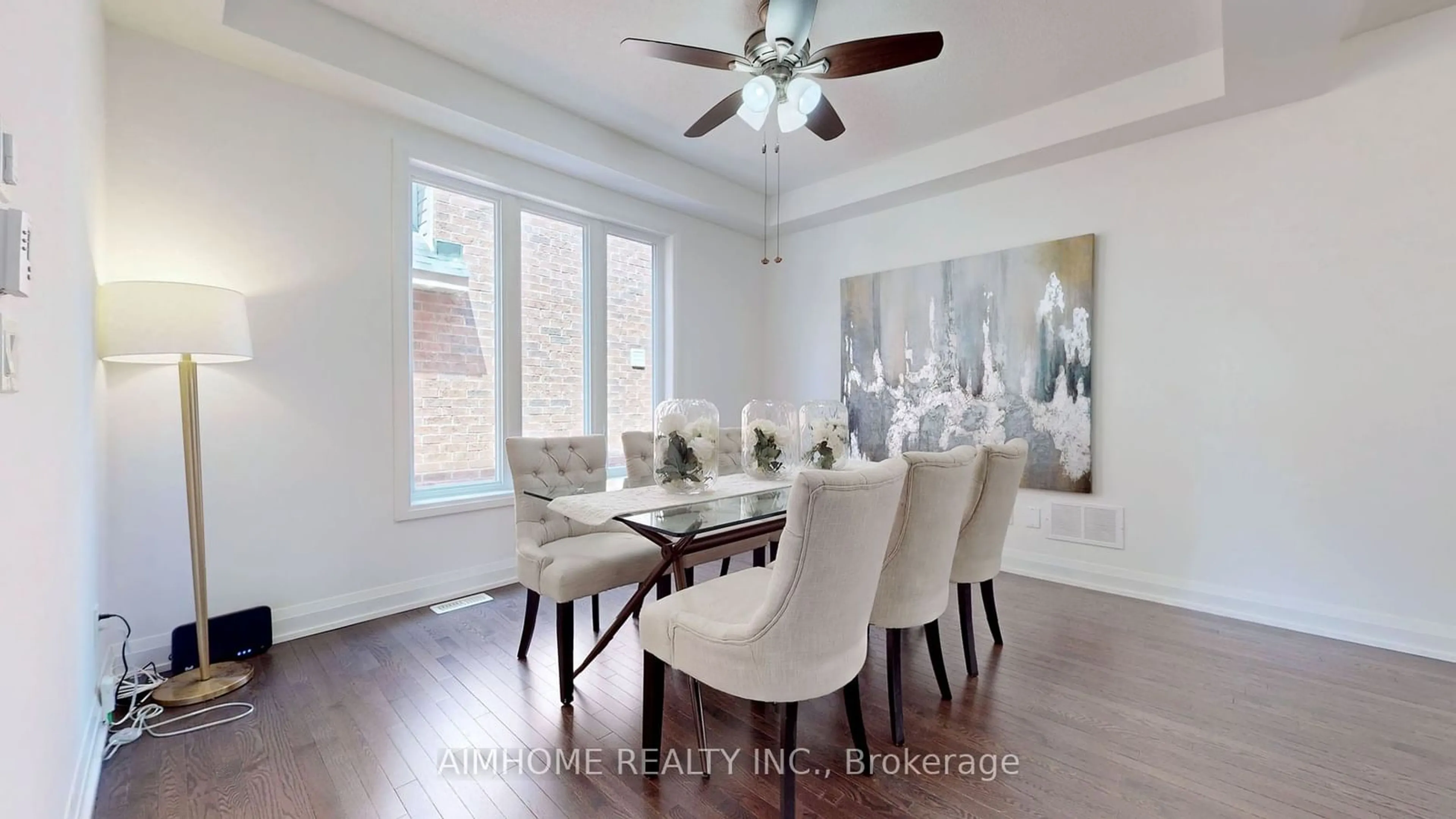 Dining room, wood/laminate floor for 23 Snap Dragon Tr, East Gwillimbury Ontario L9N 0S9