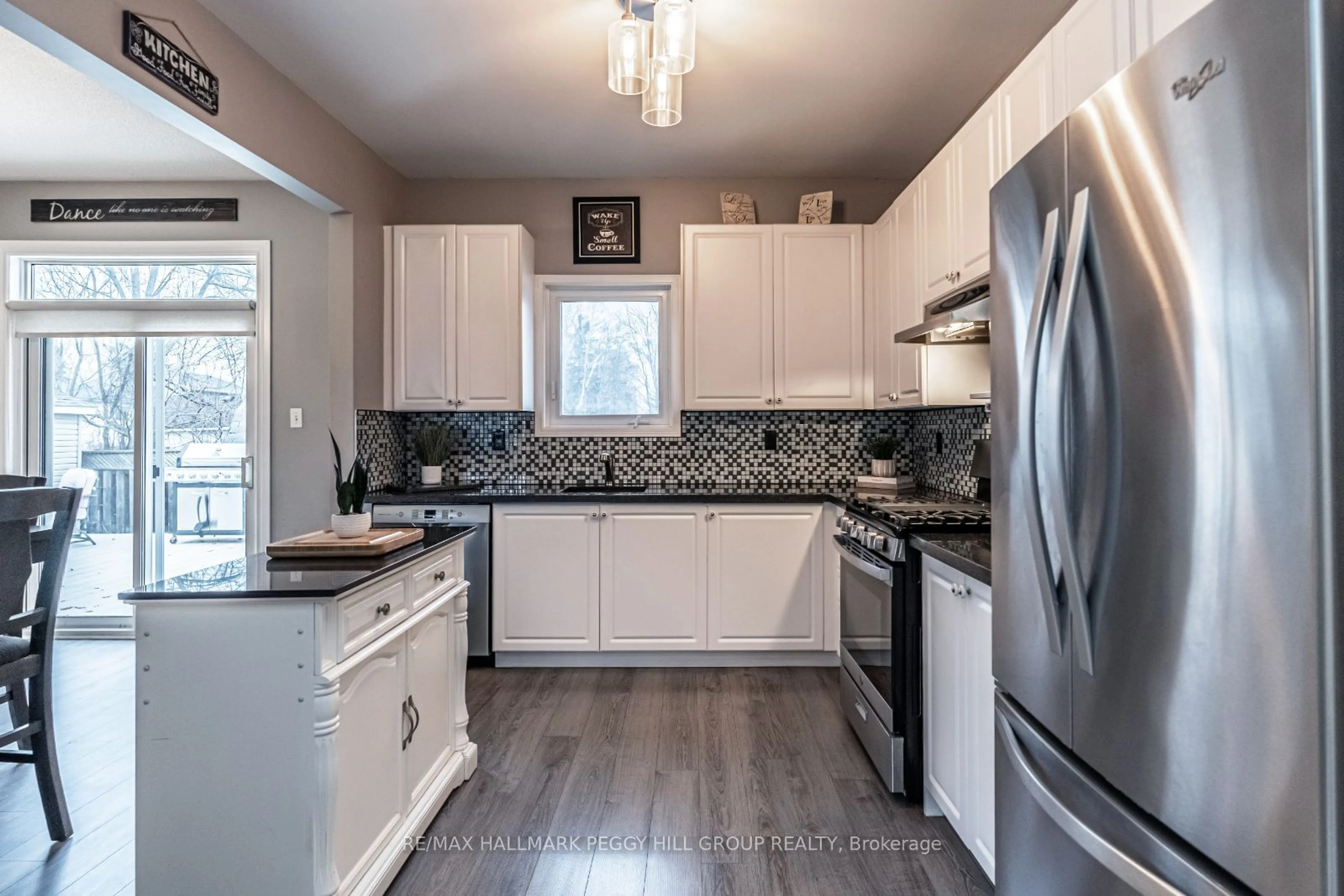 Open concept kitchen, unknown for 2501 Holiday Way, Innisfil Ontario L9S 2H4