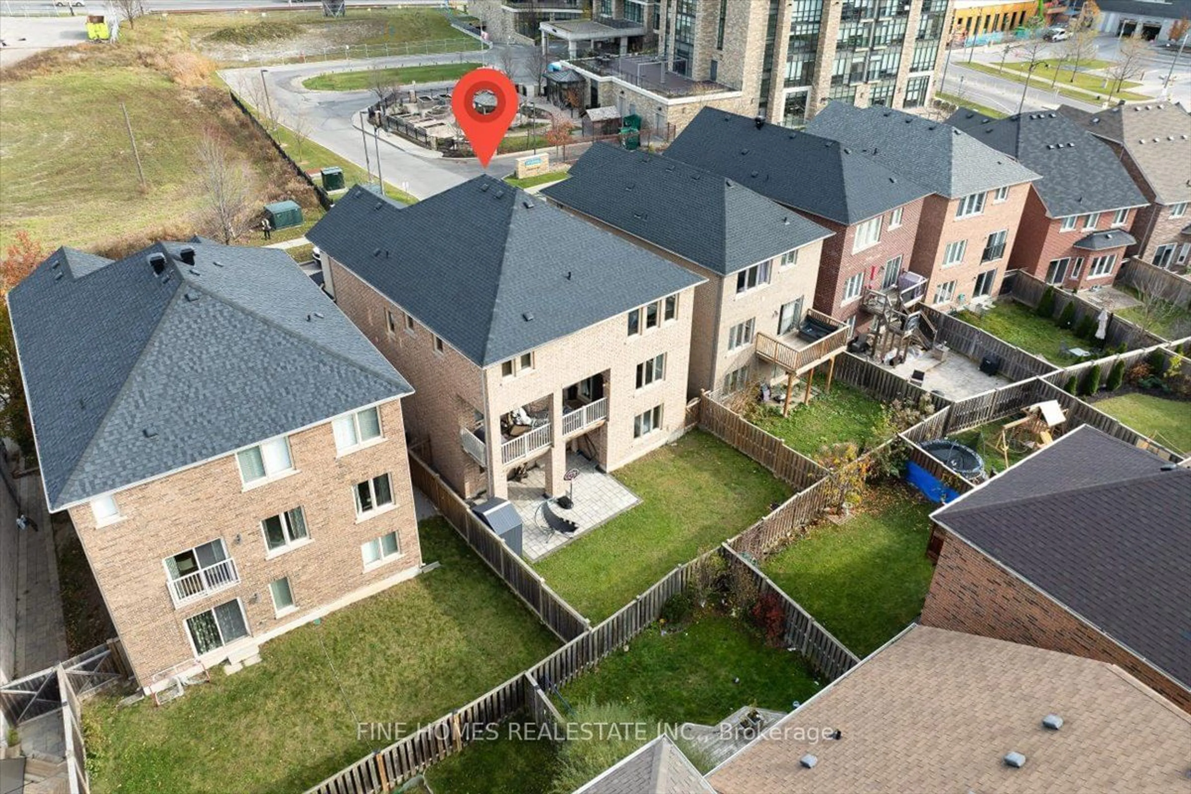 A pic from outside/outdoor area/front of a property/back of a property/a pic from drone, city buildings view from balcony for 26 Gesher Cres, Vaughan Ontario L6A 0W3