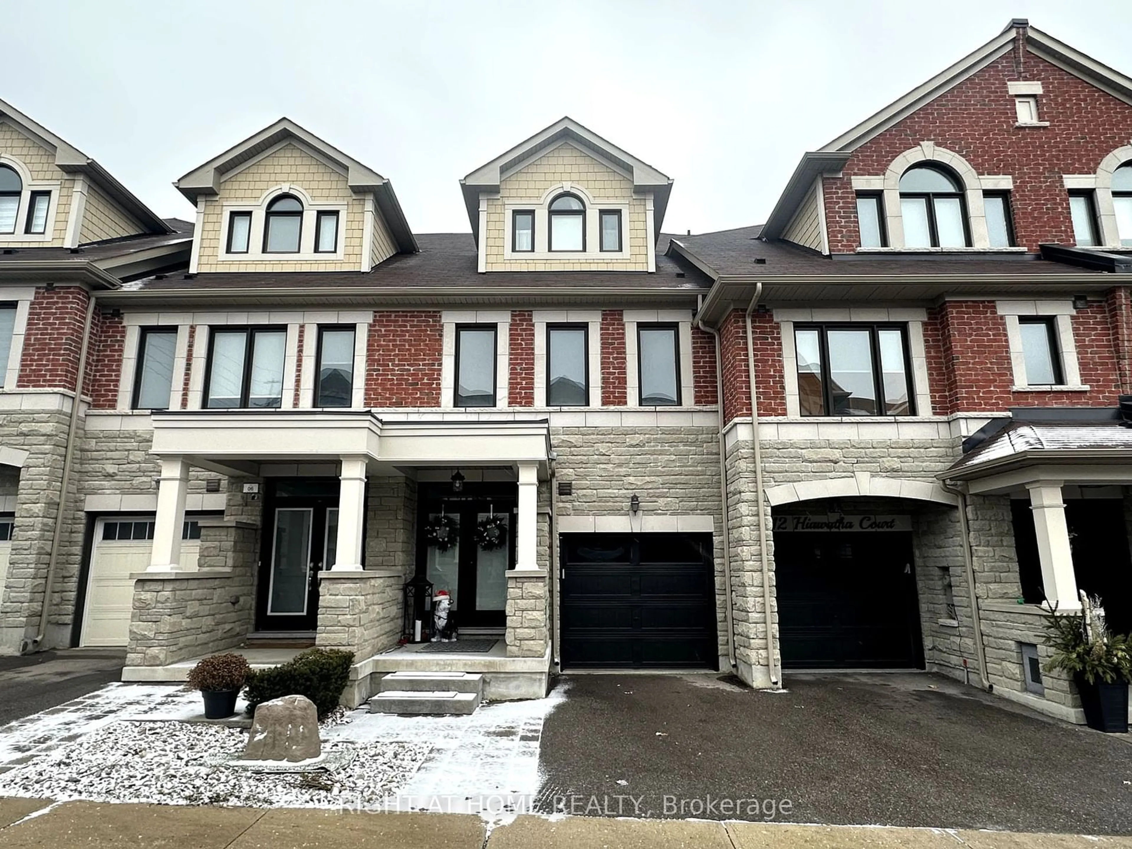 Home with brick exterior material, street for 10 Hiawatha Crt, Vaughan Ontario L4L 0J2