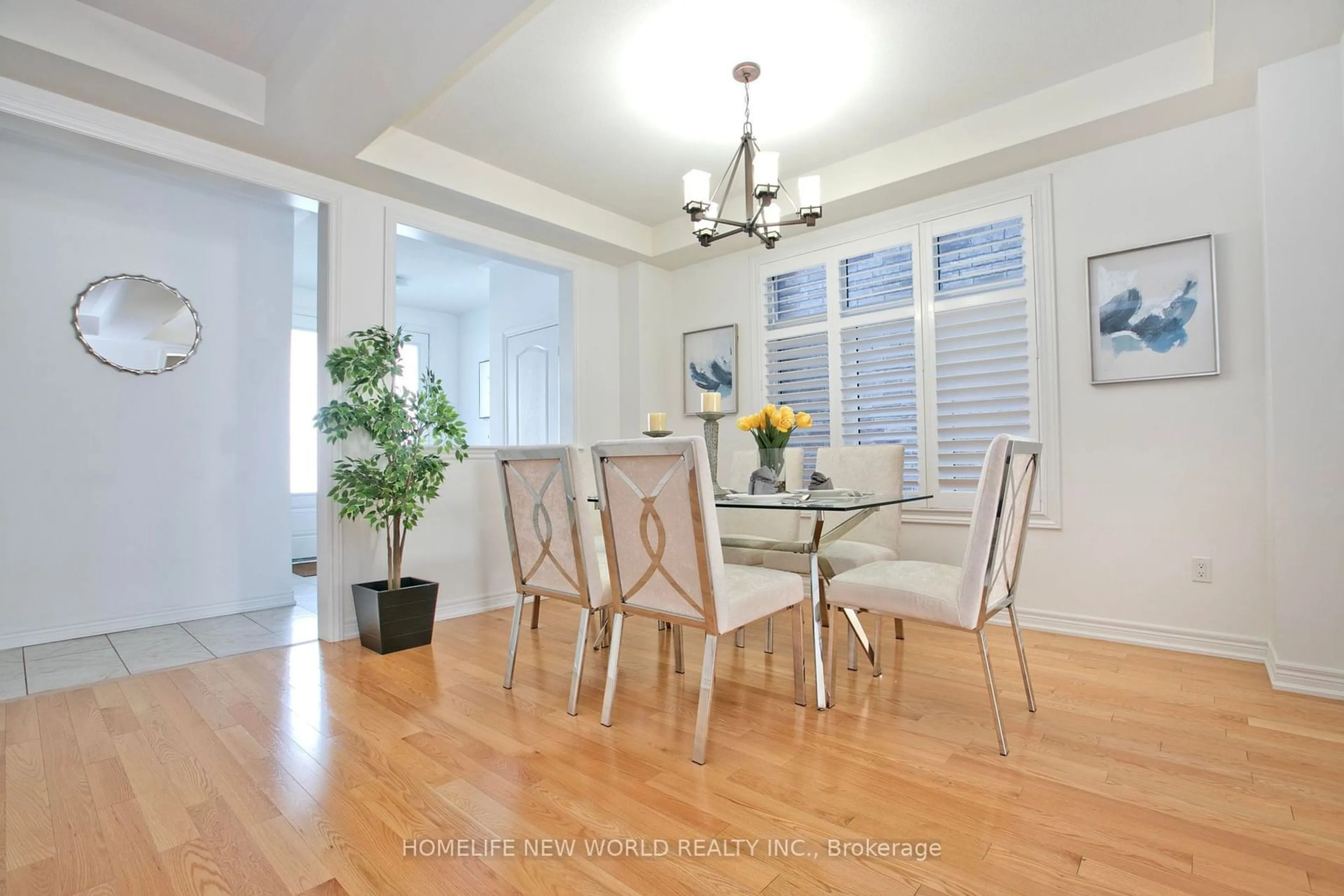 Dining room, wood/laminate floor for 25 Saddlebrook Dr, Markham Ontario L6B 1J4