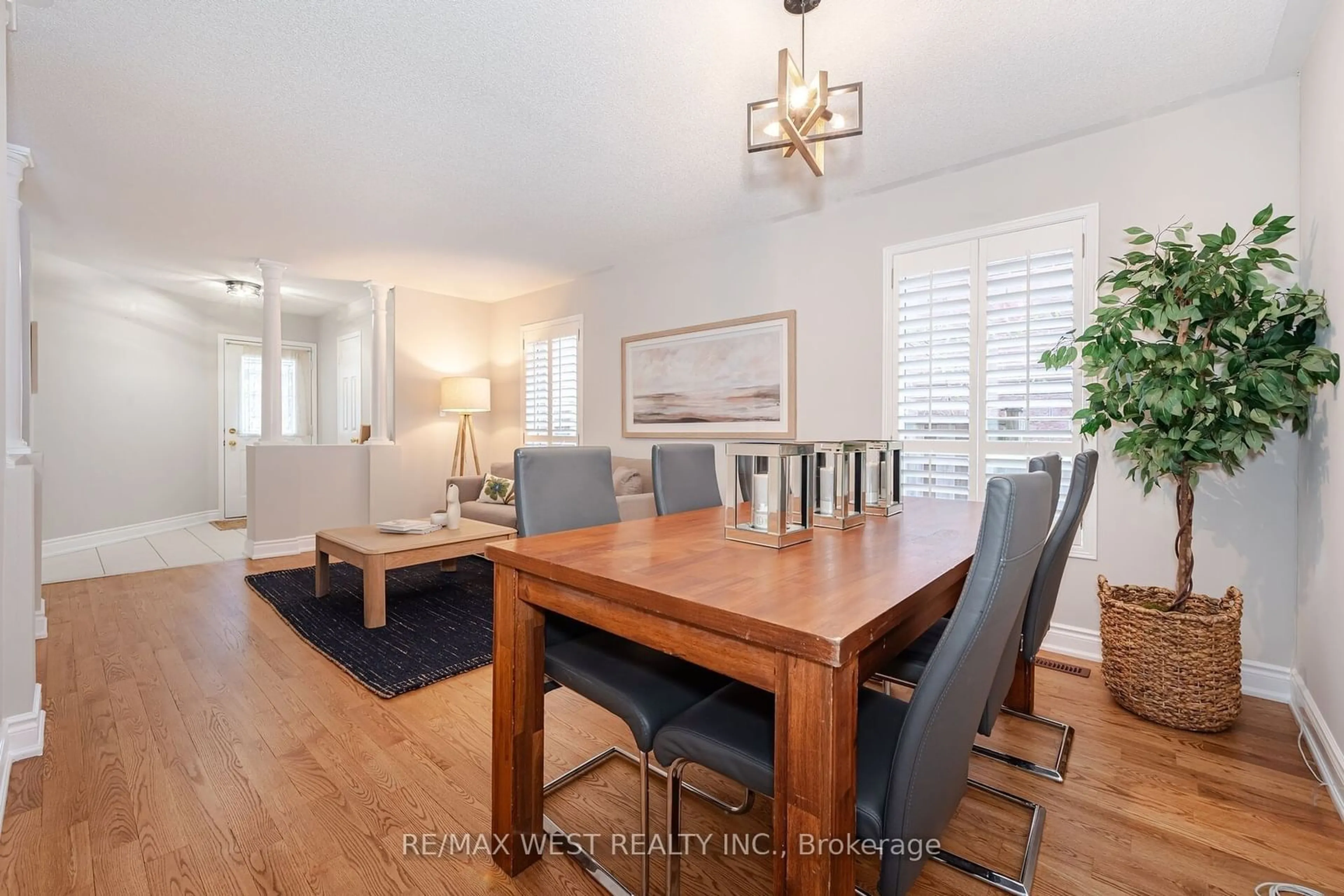 Dining room, wood/laminate floor for 328 St. Joan Arc Ave, Vaughan Ontario L6A 3N1