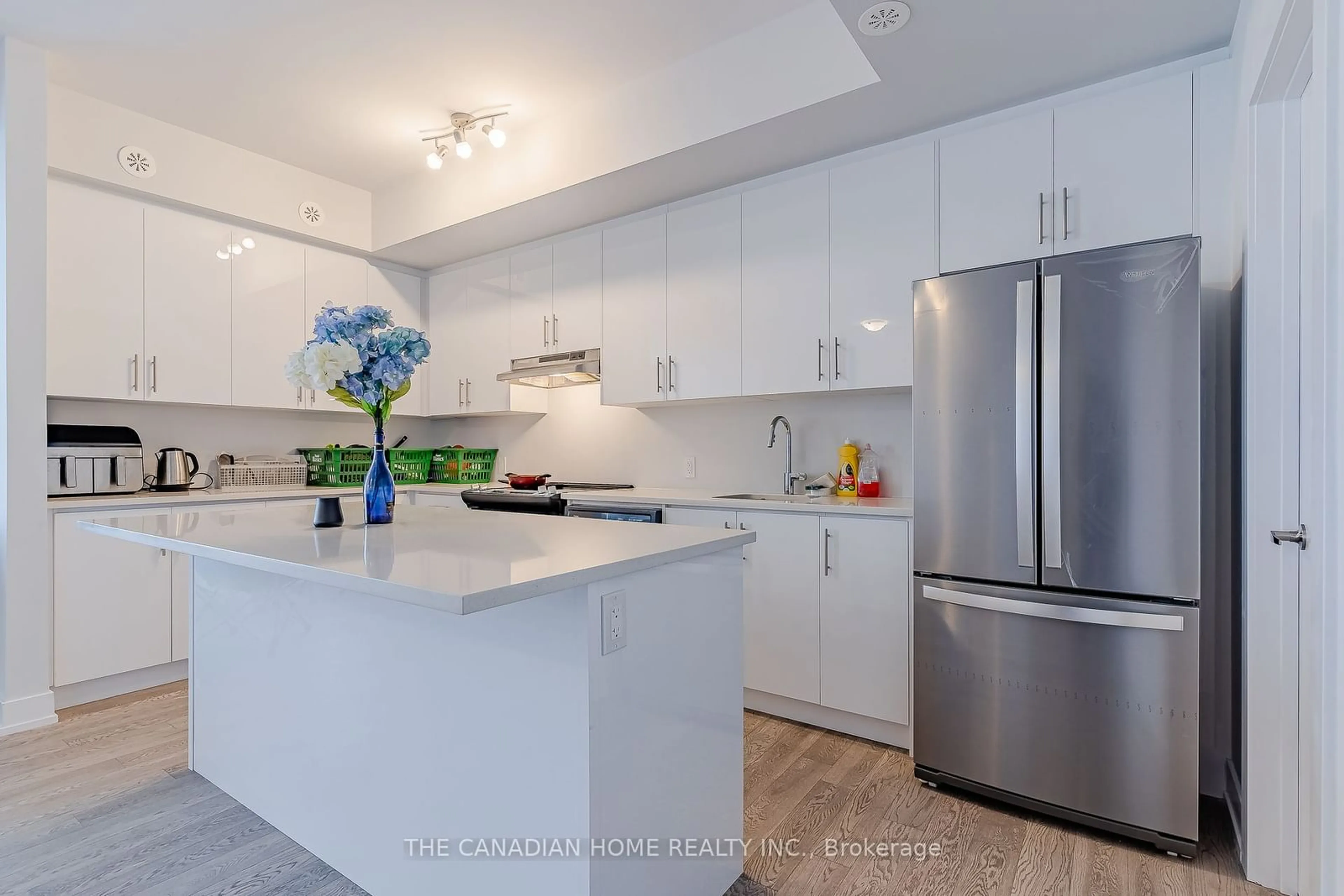 Open concept kitchen, ceramic/tile floor for 9560 Islington Ave #216, Vaughan Ontario L4H 5E8