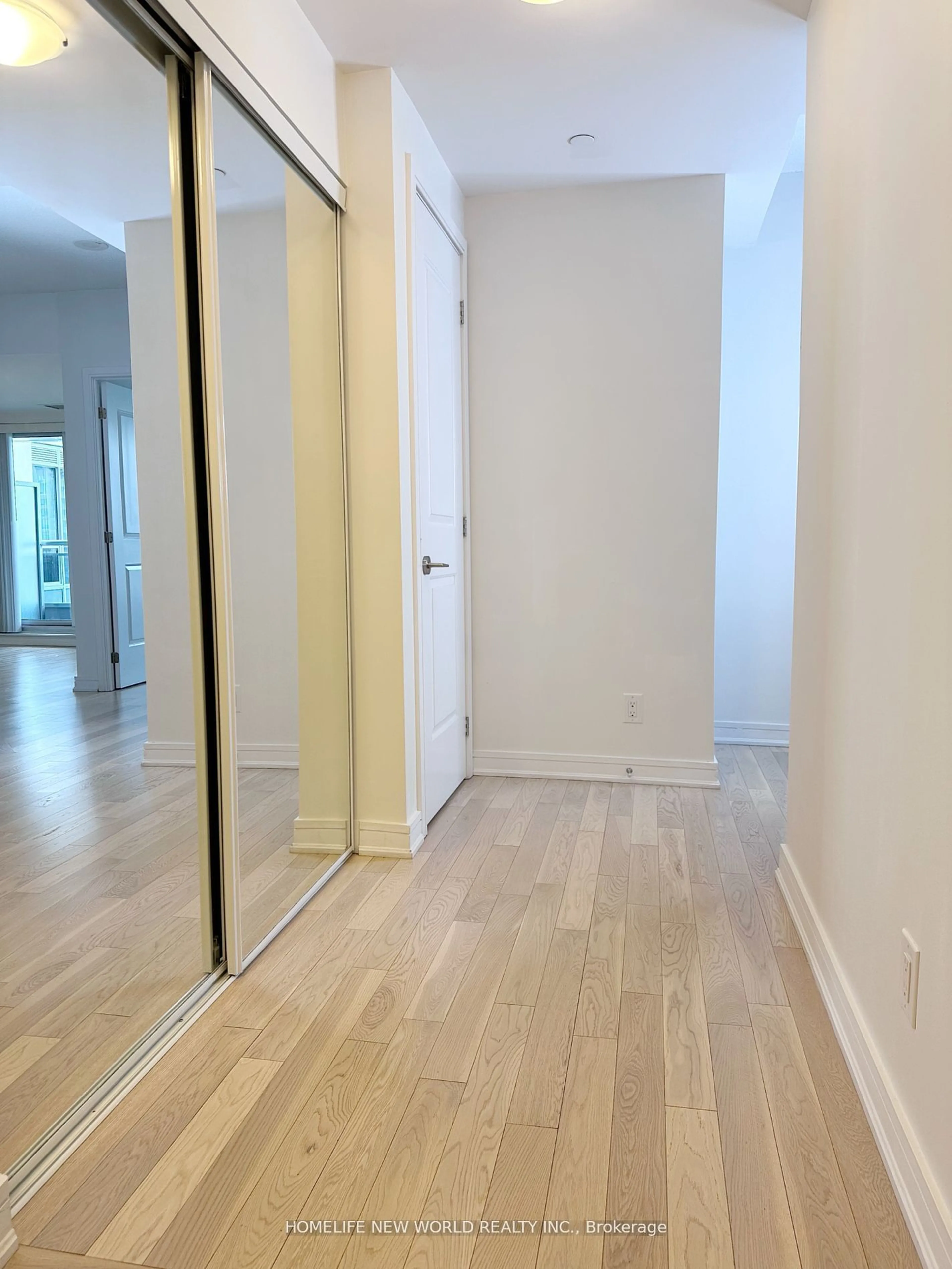 A pic of a room for 9191 Yonge St #618 Sw, Richmond Hill Ontario L4C 6Z2