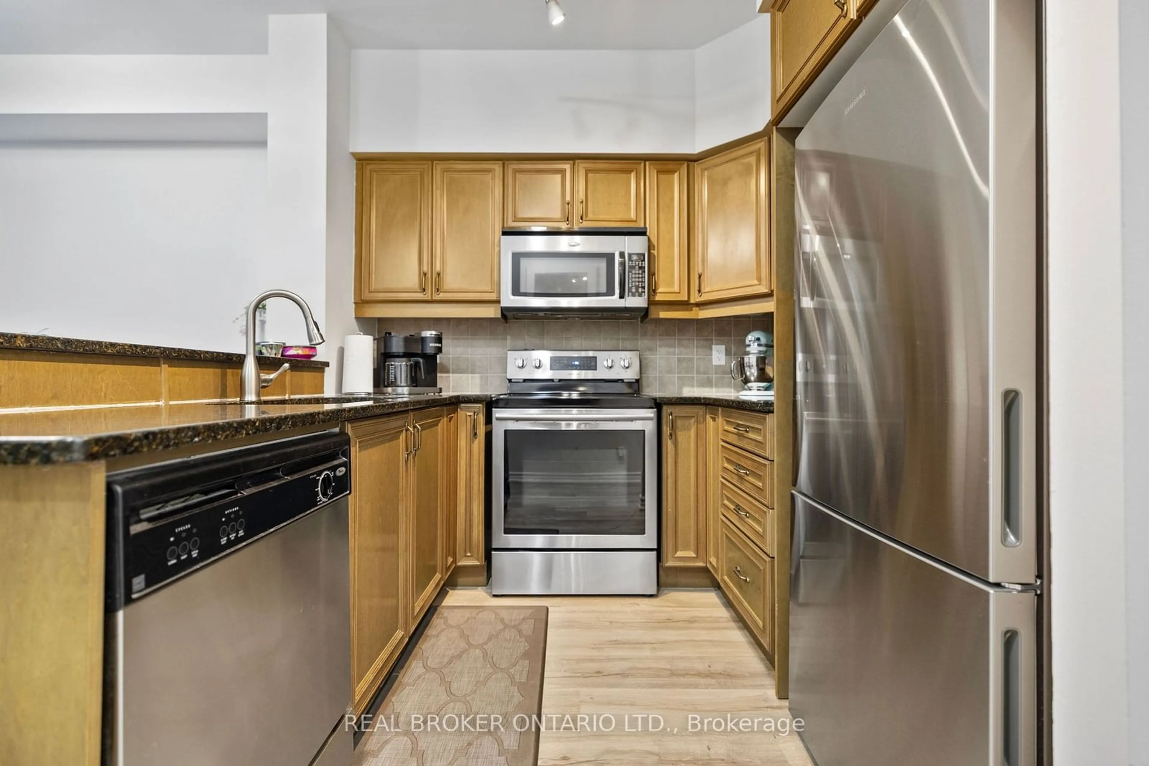 Standard kitchen, unknown for 9225 Jane St #515, Vaughan Ontario L6A 0J7