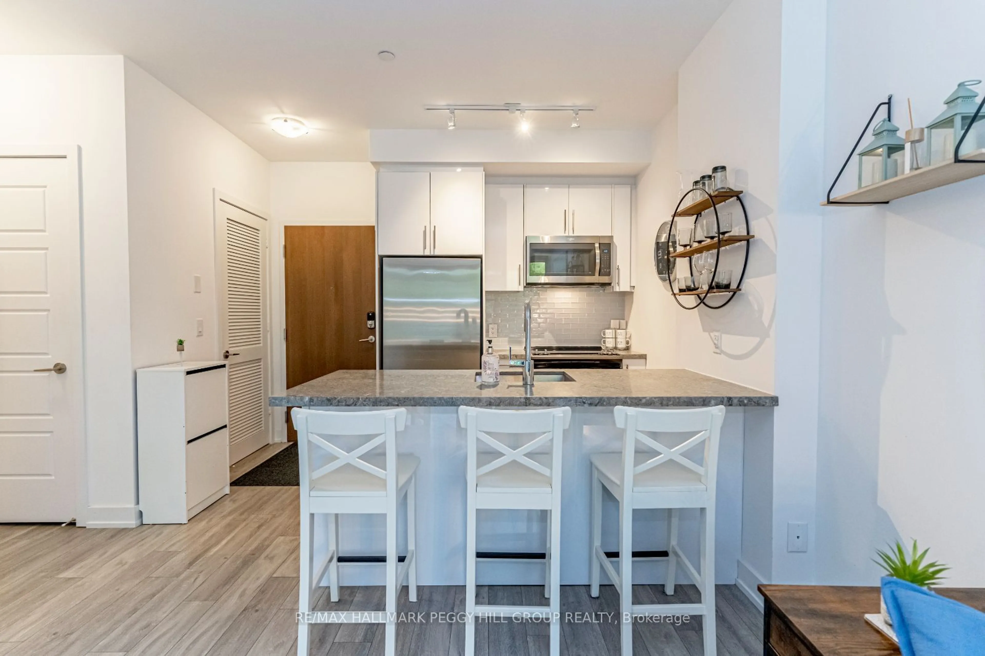 Open concept kitchen, unknown for 333 Sea Ray Ave #131, Innisfil Ontario L9S 0M3