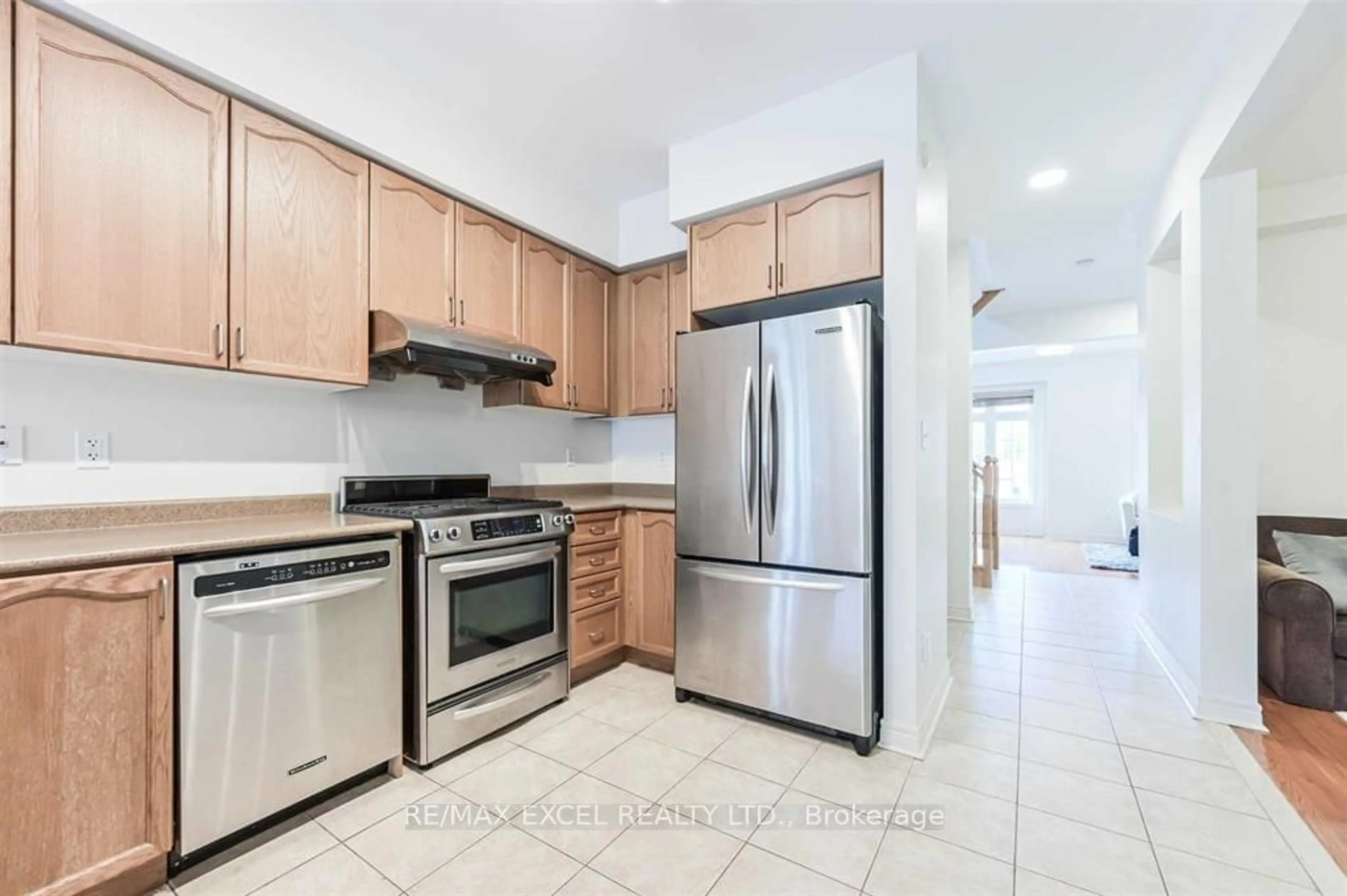 Standard kitchen, ceramic/tile floor for 809 Cornell Rouge Blvd, Markham Ontario L6B 0K5