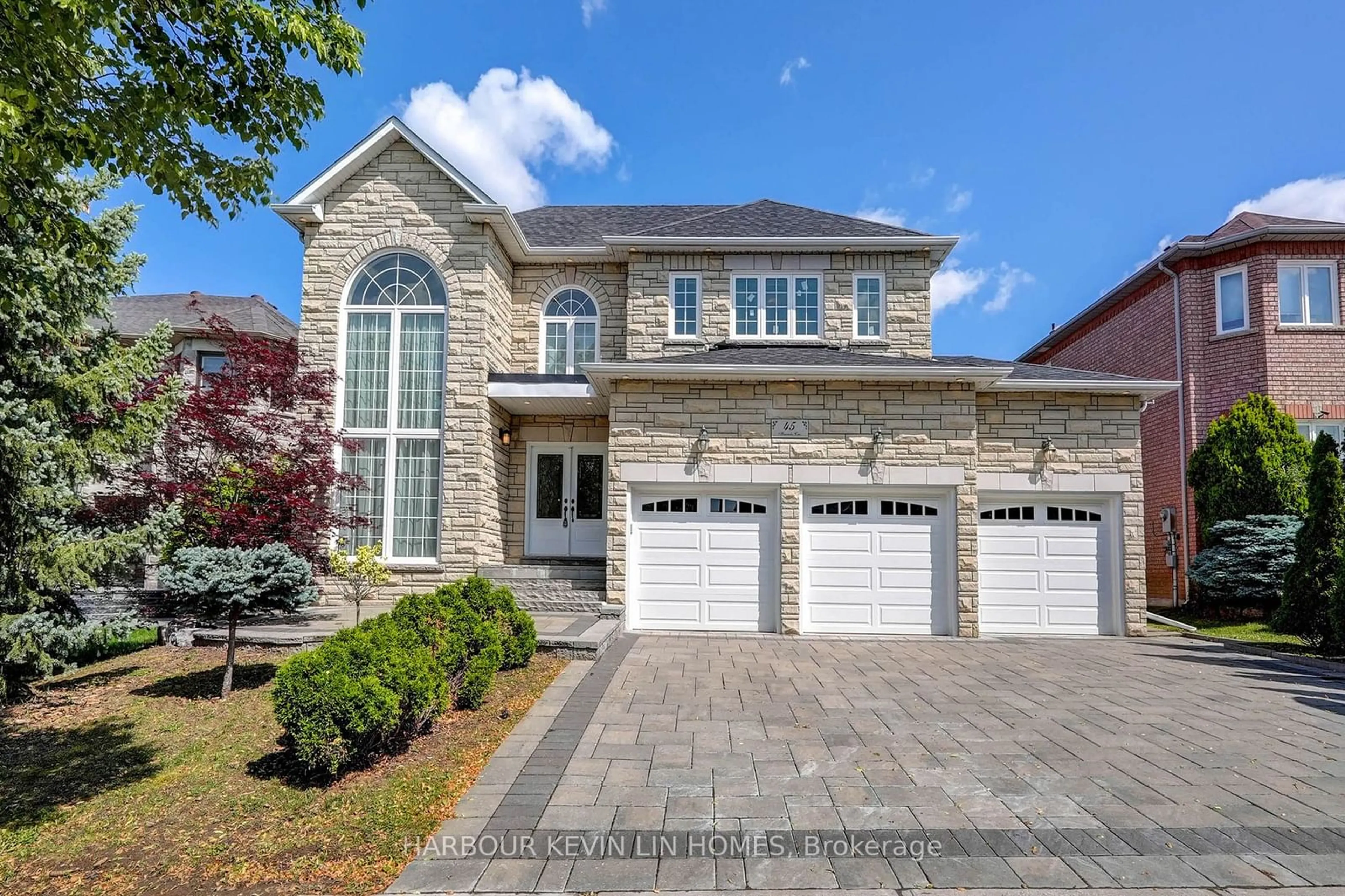 Home with brick exterior material, street for 45 Henricks Cres, Richmond Hill Ontario L4B 3W4