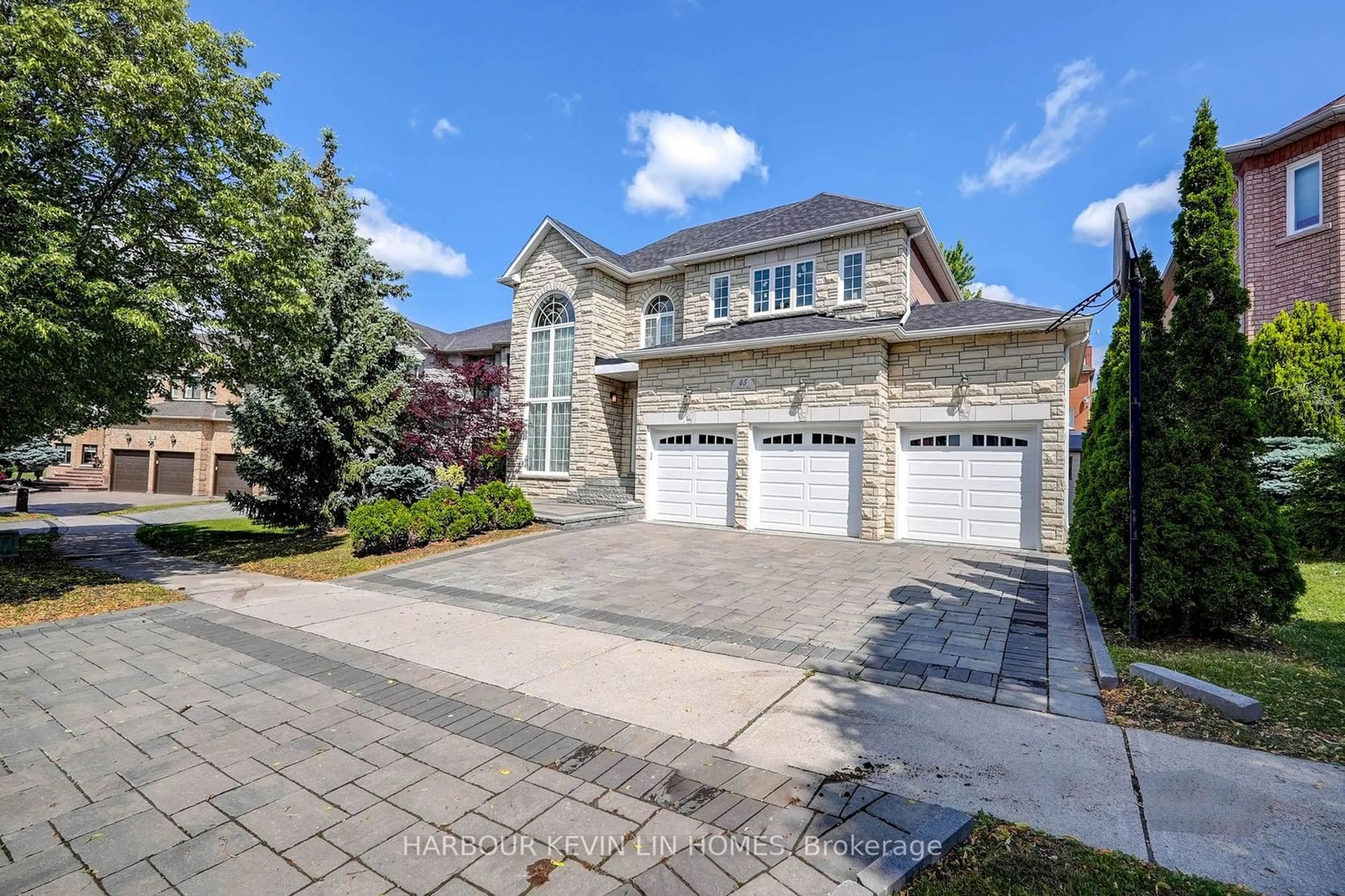 Home with brick exterior material, street for 45 Henricks Cres, Richmond Hill Ontario L4B 3W4