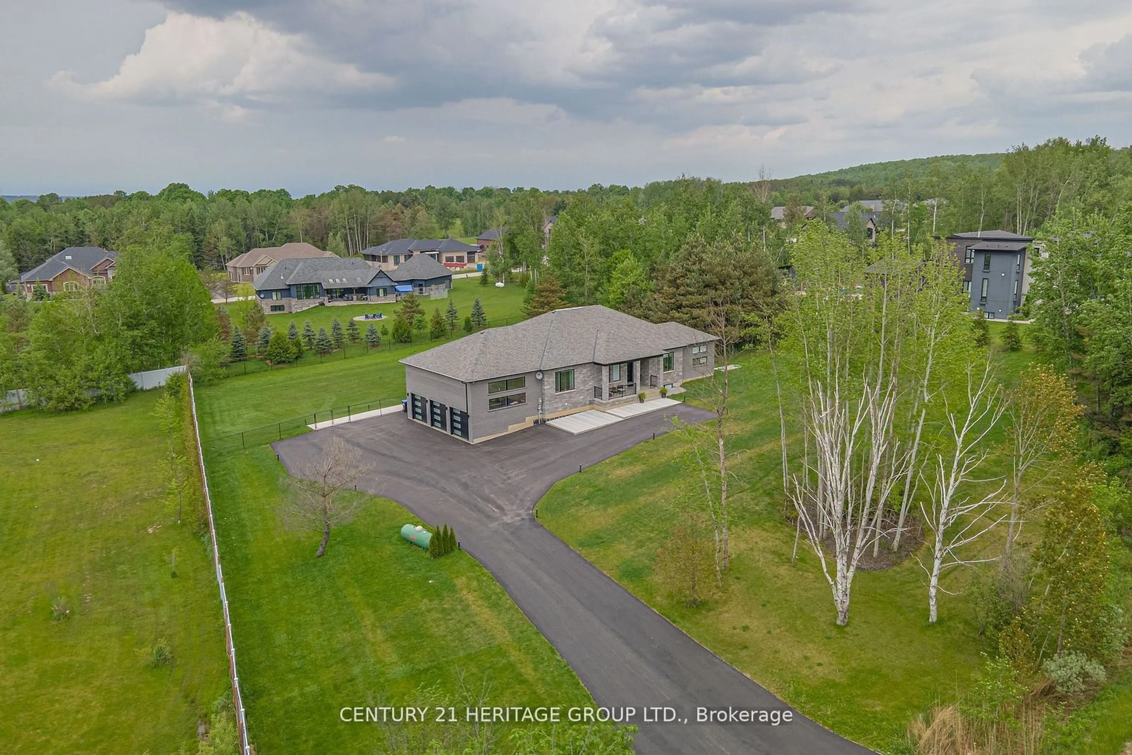 A pic from outside/outdoor area/front of a property/back of a property/a pic from drone, unknown for 3438 13th Line, Bradford West Gwillimbury Ontario L0L 1L0