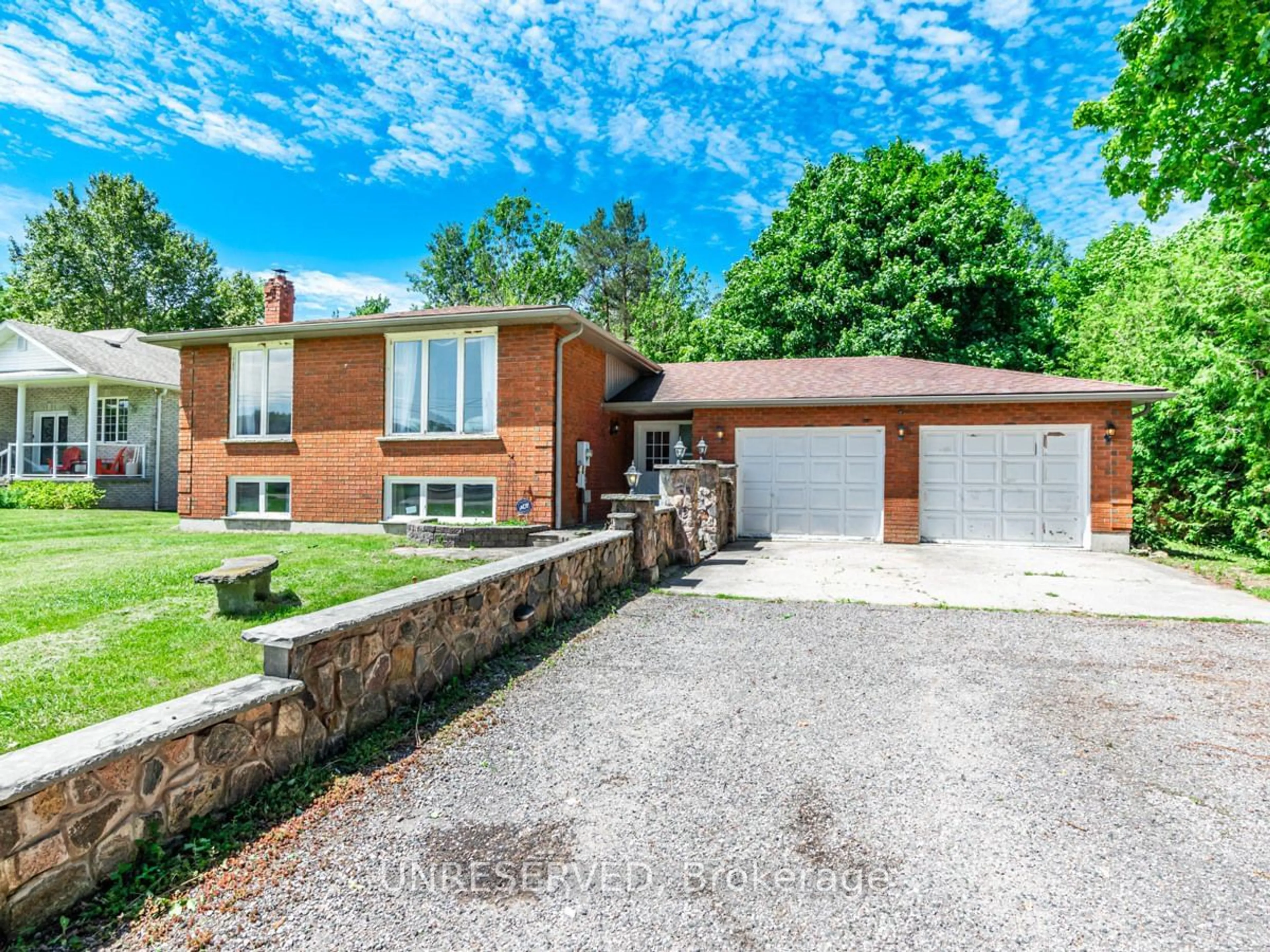 Home with brick exterior material, unknown for 2982 earl St, Innisfil Ontario L9S 3E3