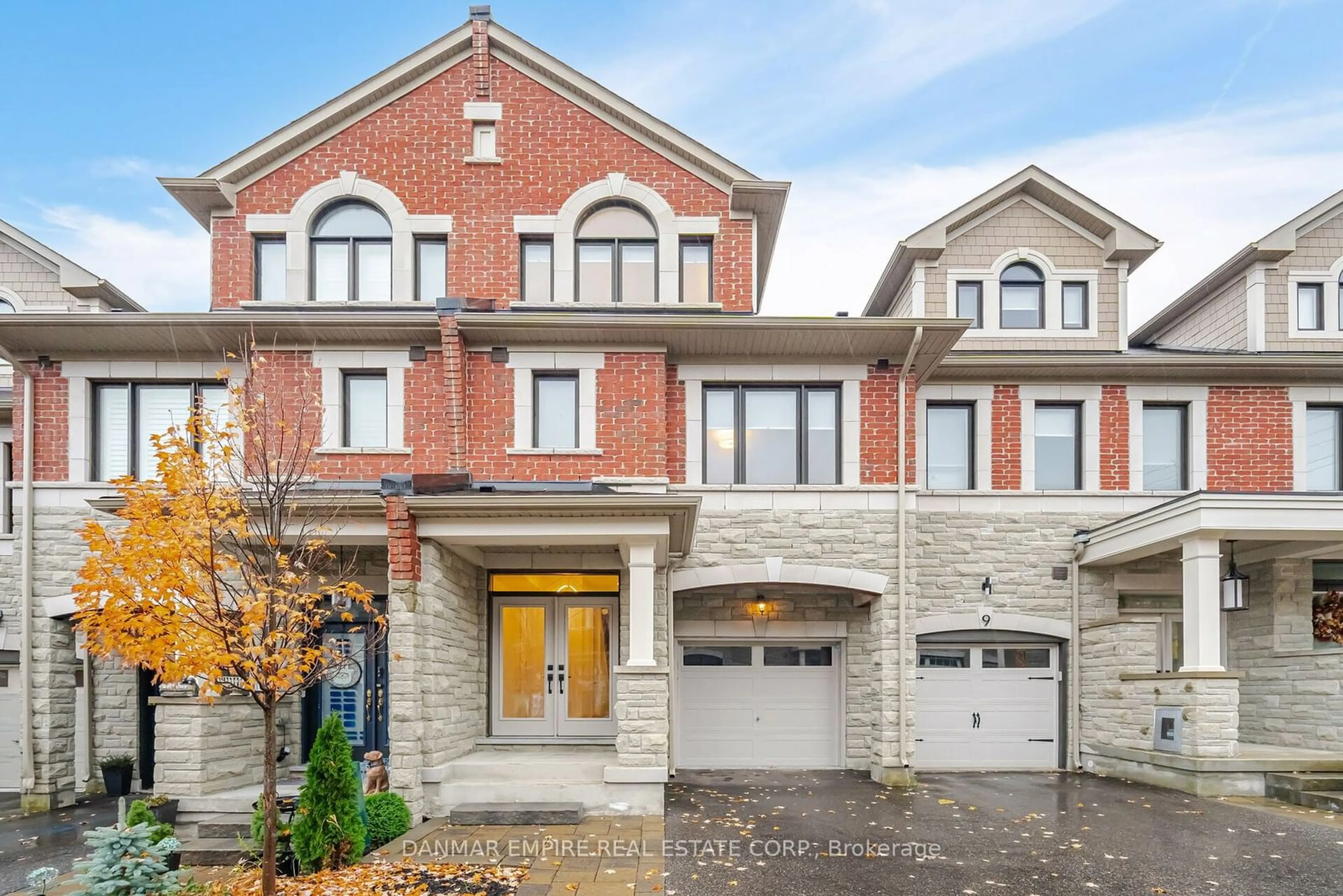 Home with brick exterior material, street for 11 Hiawatha Crt, Vaughan Ontario L4L 0J2