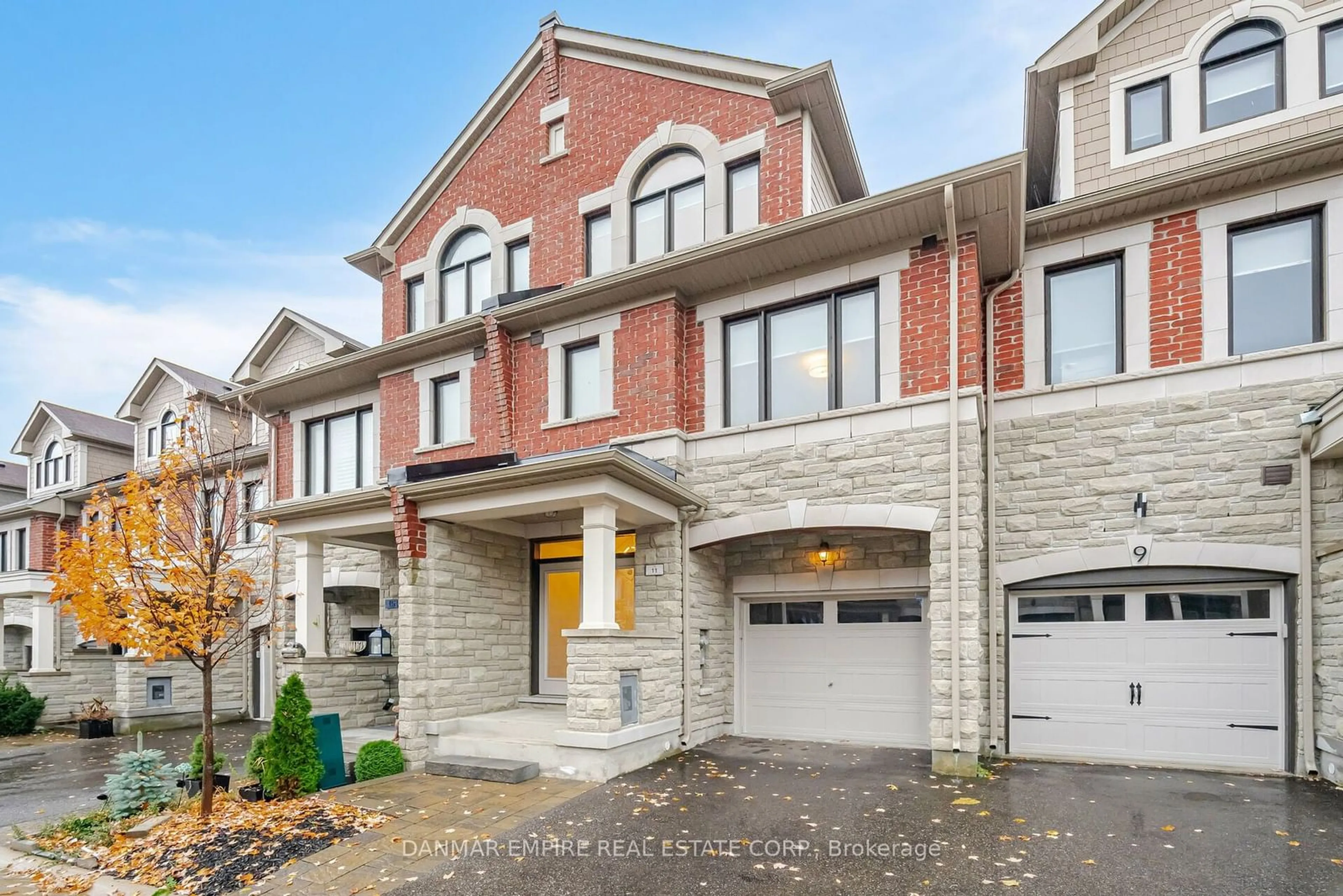 Home with brick exterior material, street for 11 Hiawatha Crt, Vaughan Ontario L4L 0J2