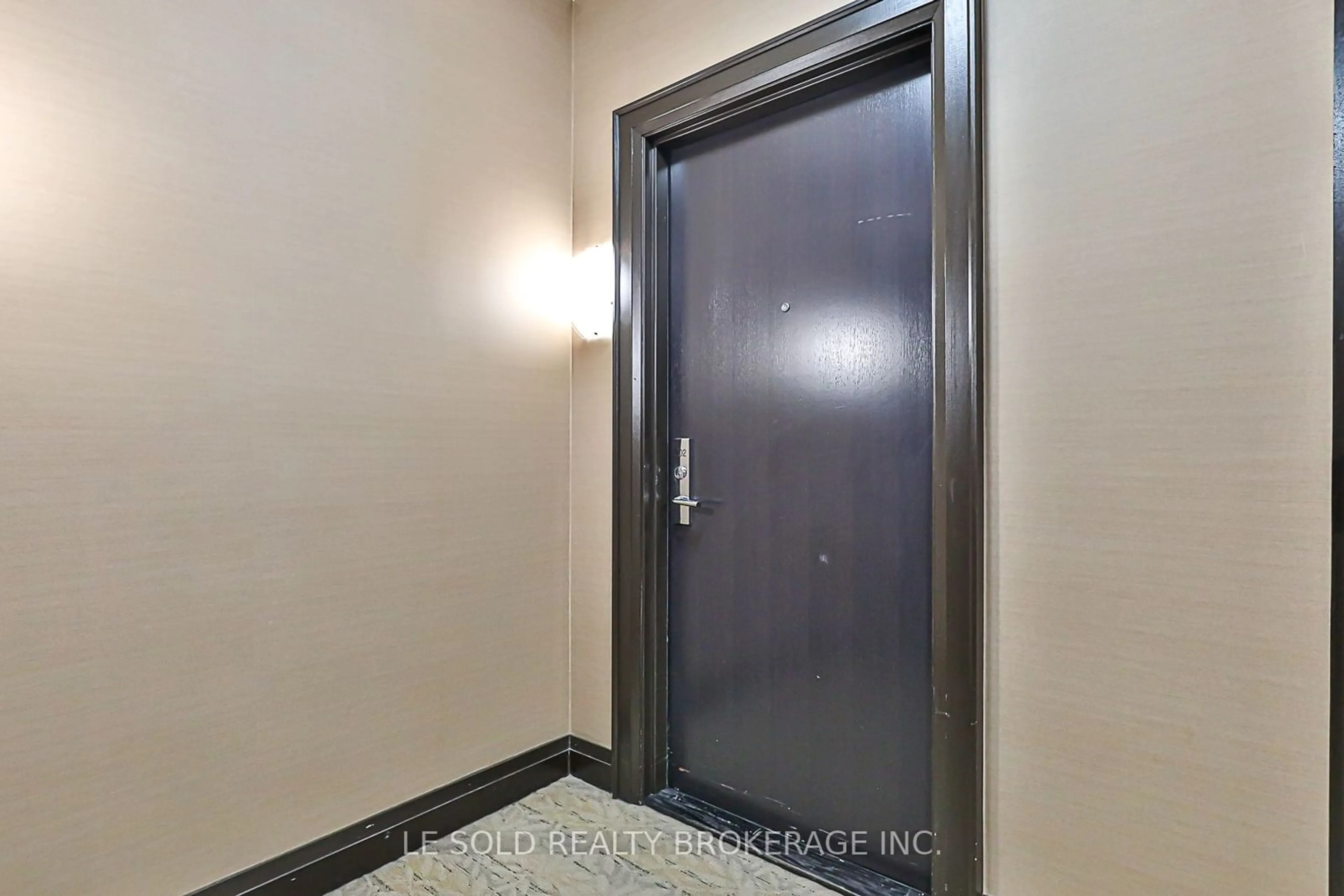 Indoor foyer for 151 Upper Duke Cres #402, Markham Ontario L6G 0E1