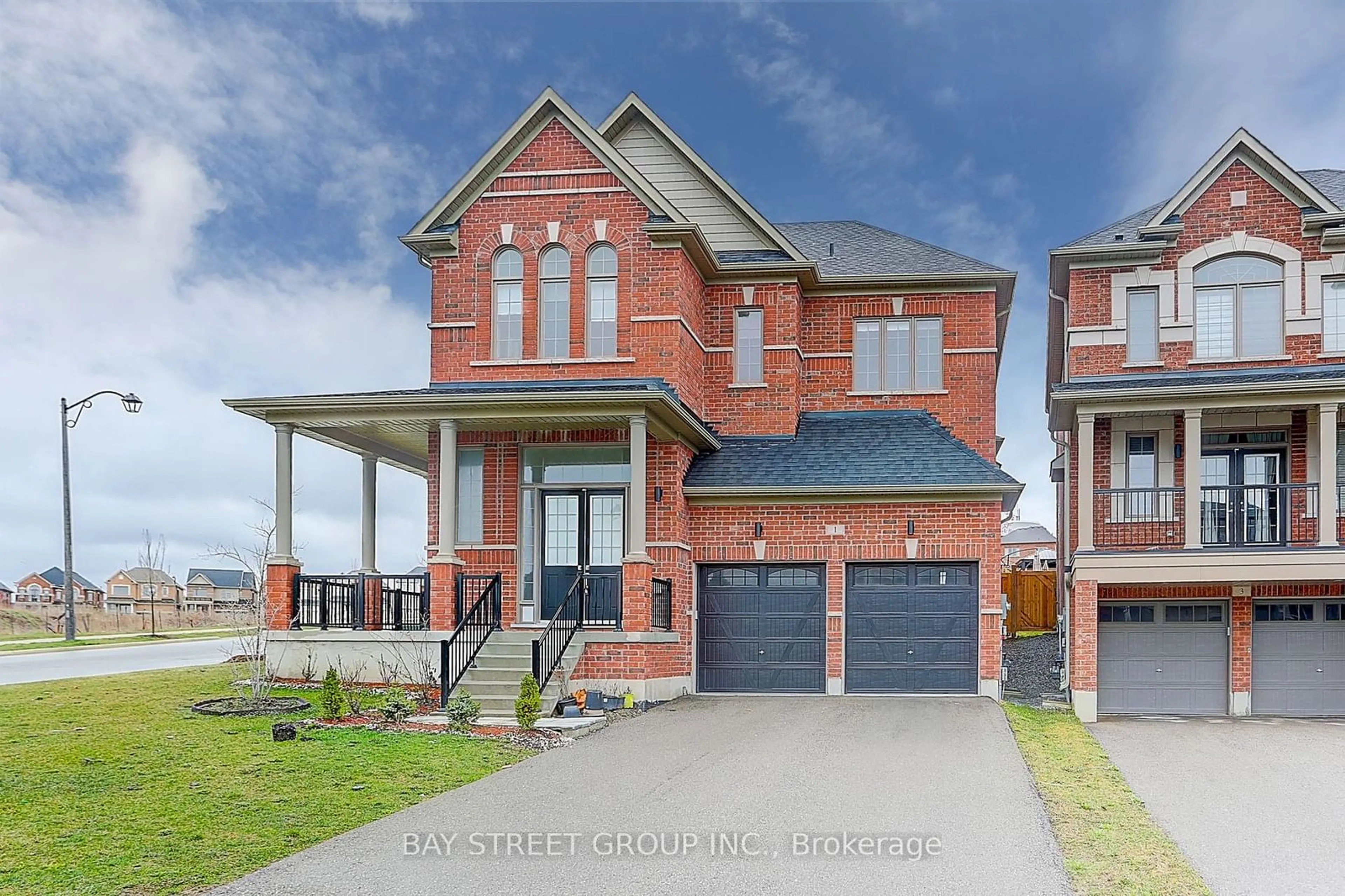 Home with brick exterior material, street for 1 Frank kelly Dr, East Gwillimbury Ontario L9N 0V2