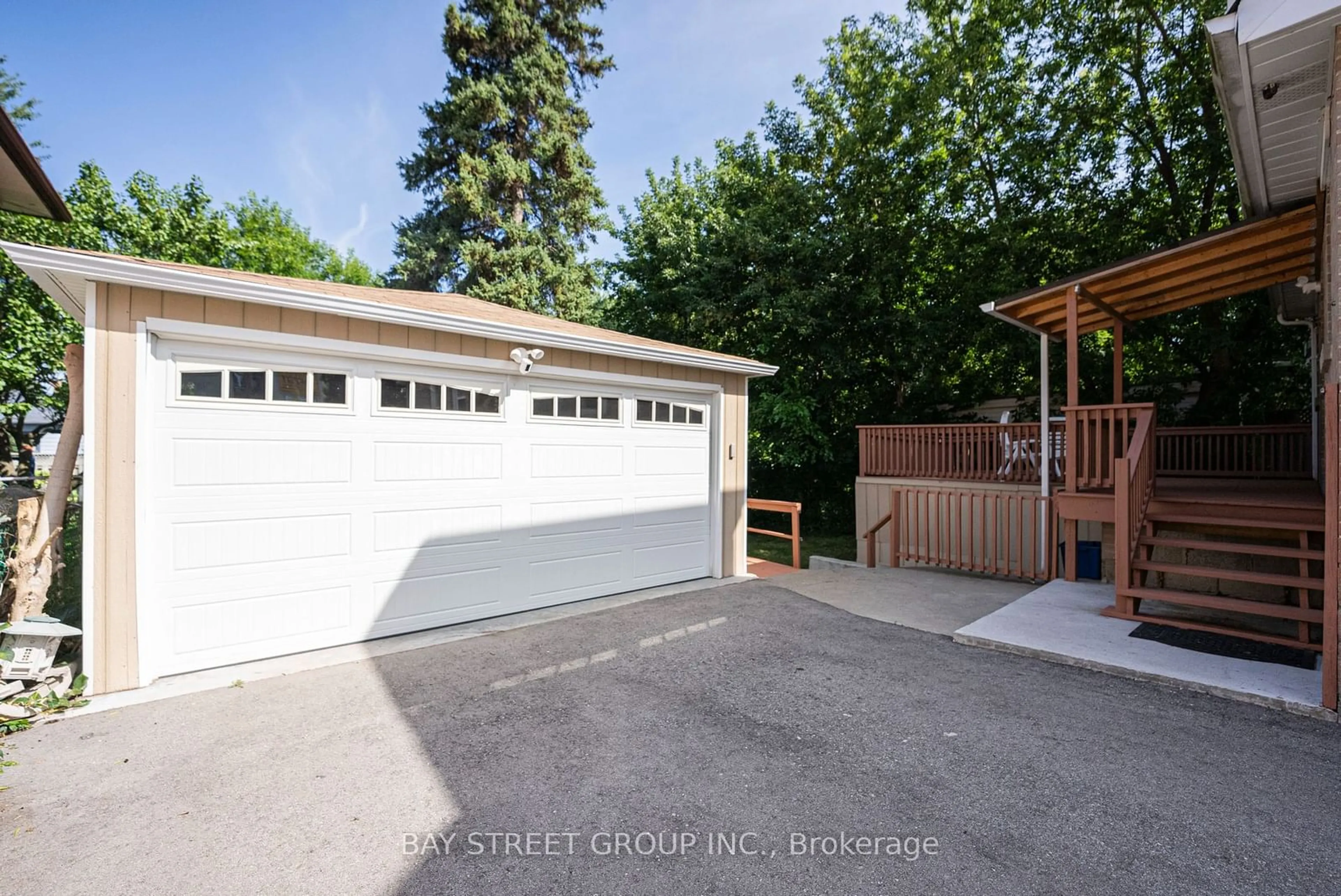 Indoor garage for 52 Glen Cameron Rd, Markham Ontario L3T 1P6