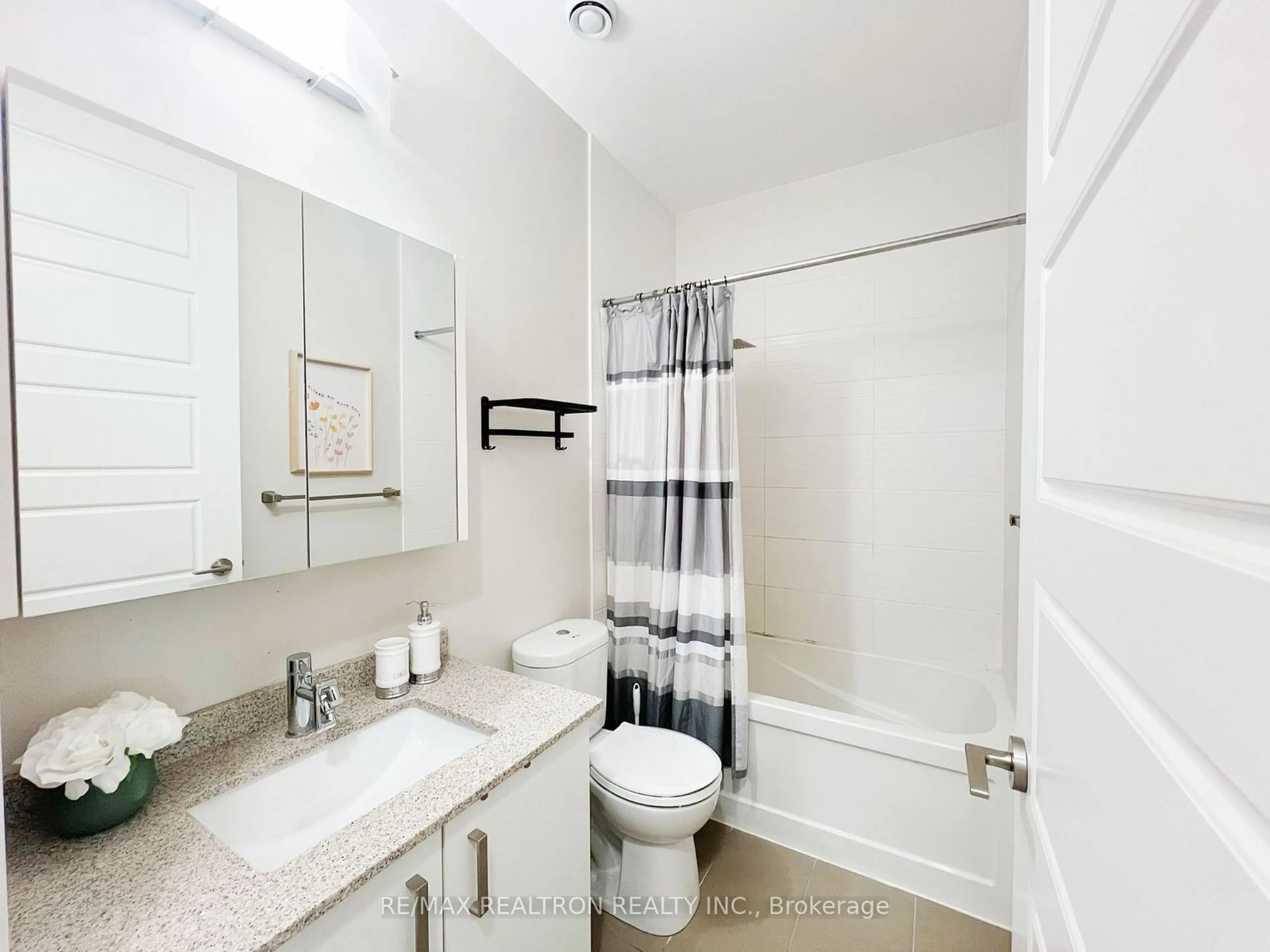 Standard bathroom, ceramic/tile floor for 8228 Birchmount Rd #PH10, Markham Ontario L3R 1A6