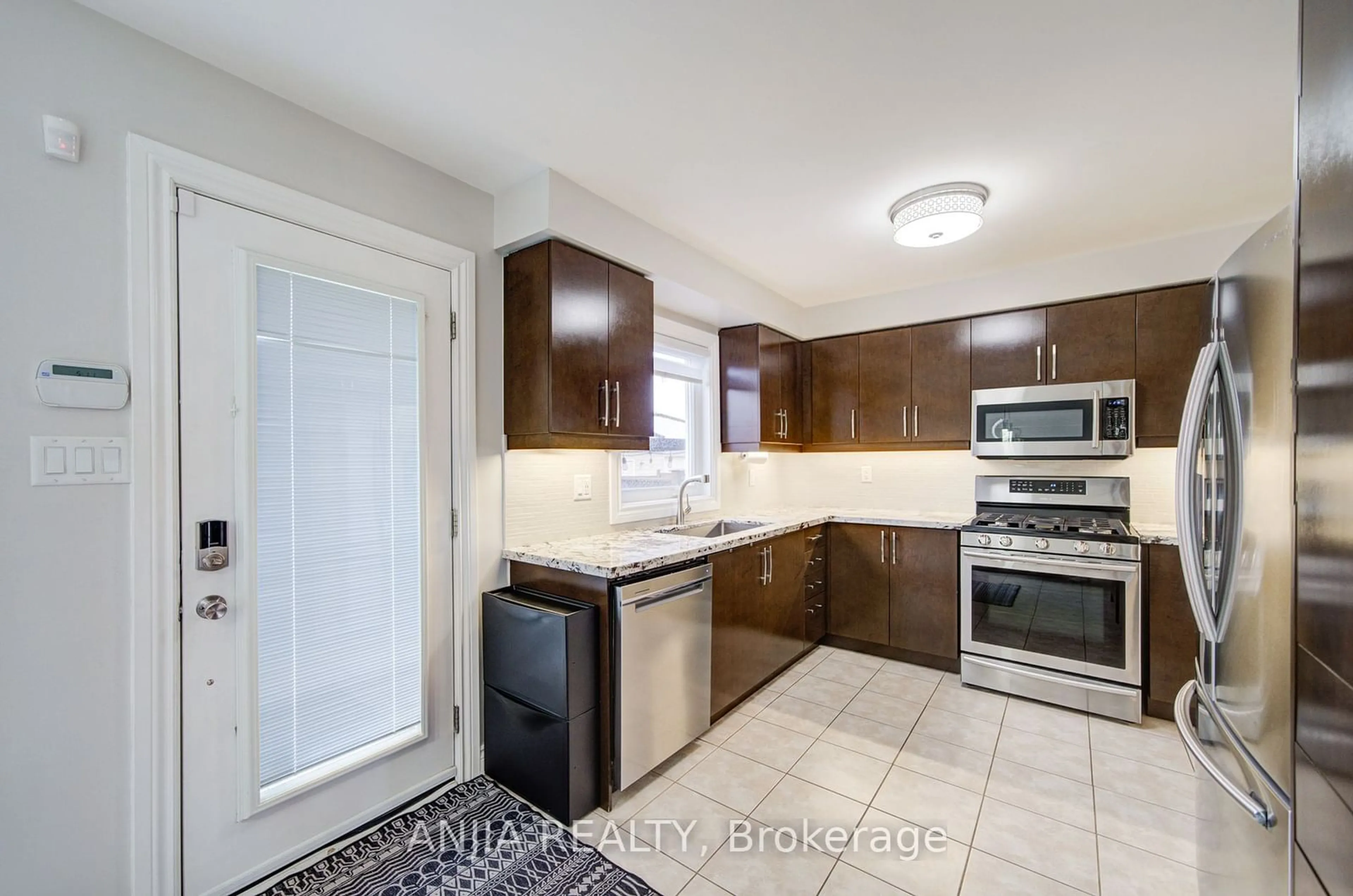 Standard kitchen, ceramic/tile floor for 278 Gas Lamp Lane, Markham Ontario L6B 1L8