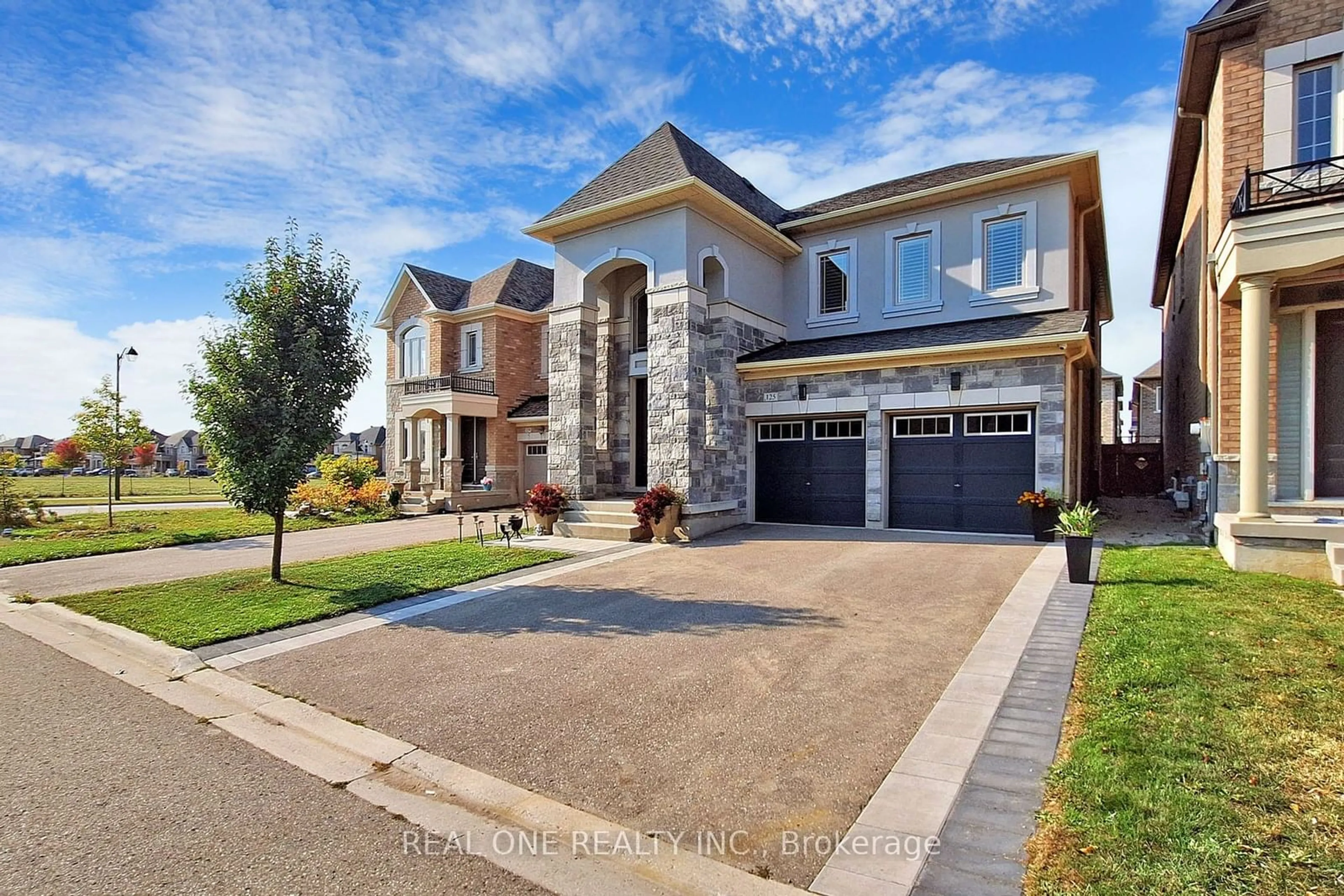 Home with brick exterior material, street for 125 Joseph Hartman Cres, Aurora Ontario L4G 1C9